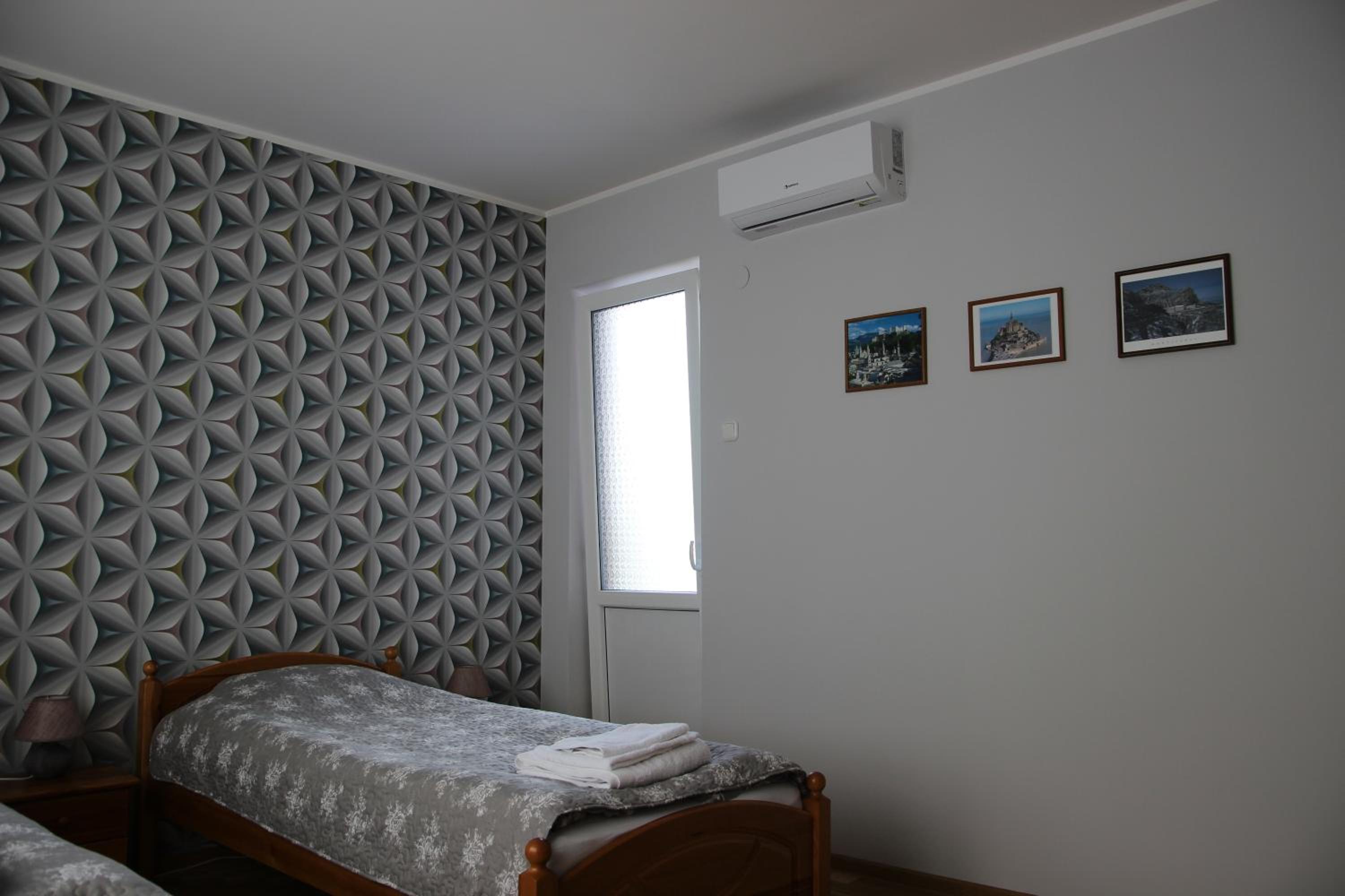 Triple Room with Balcony - Photo 5