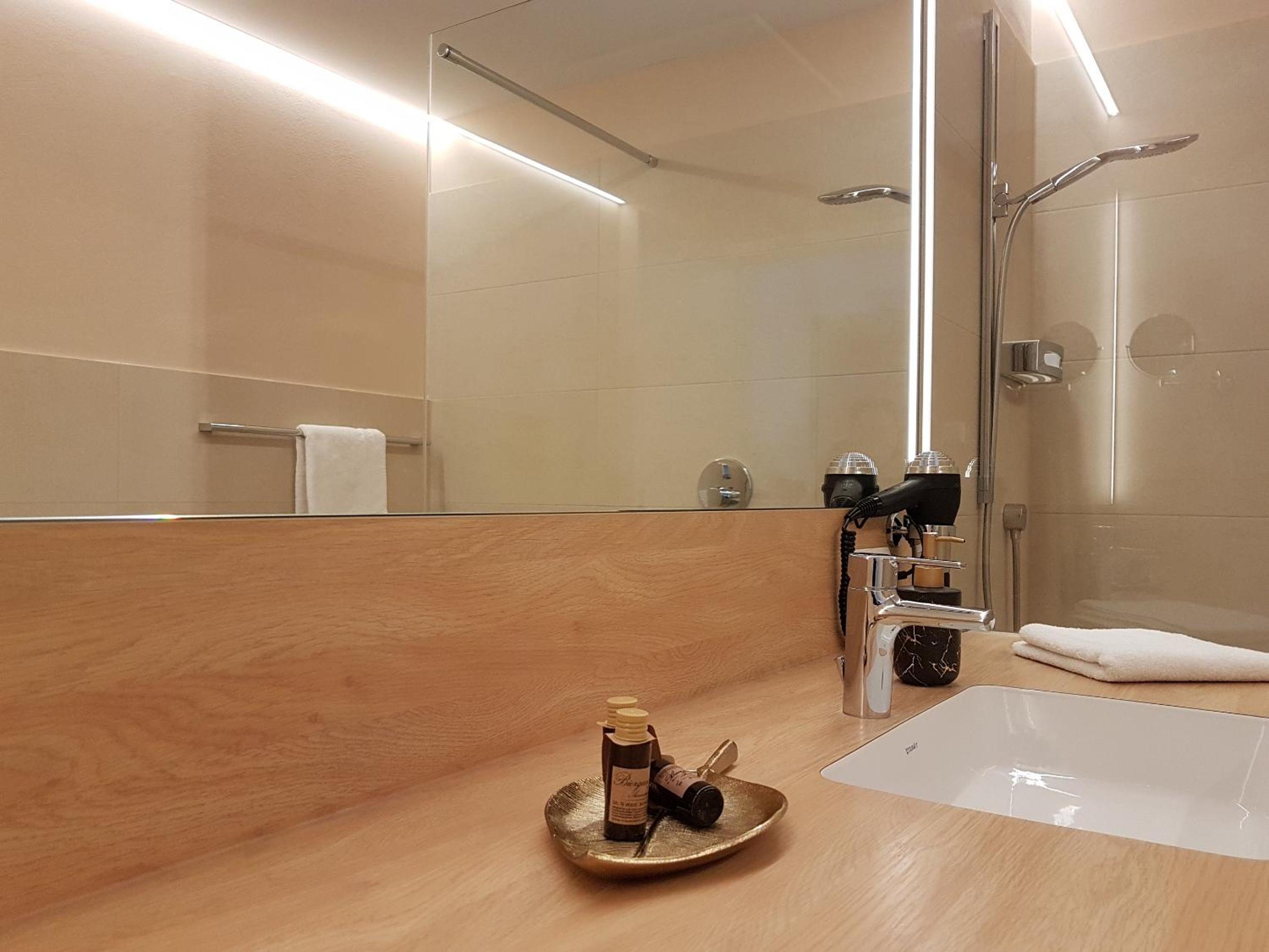 Double Room - Photo 4