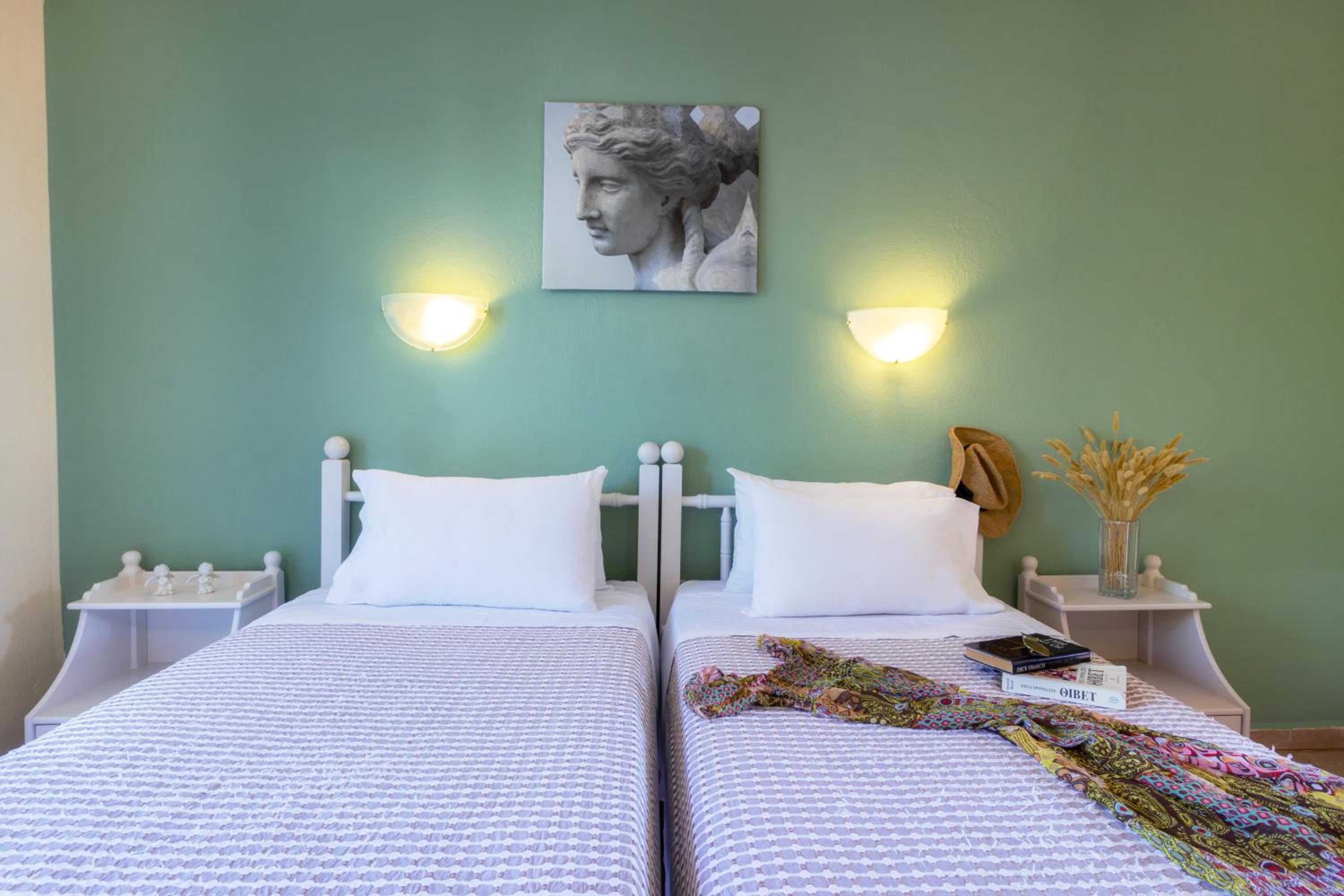 Double Room with Garden View - Photo 11