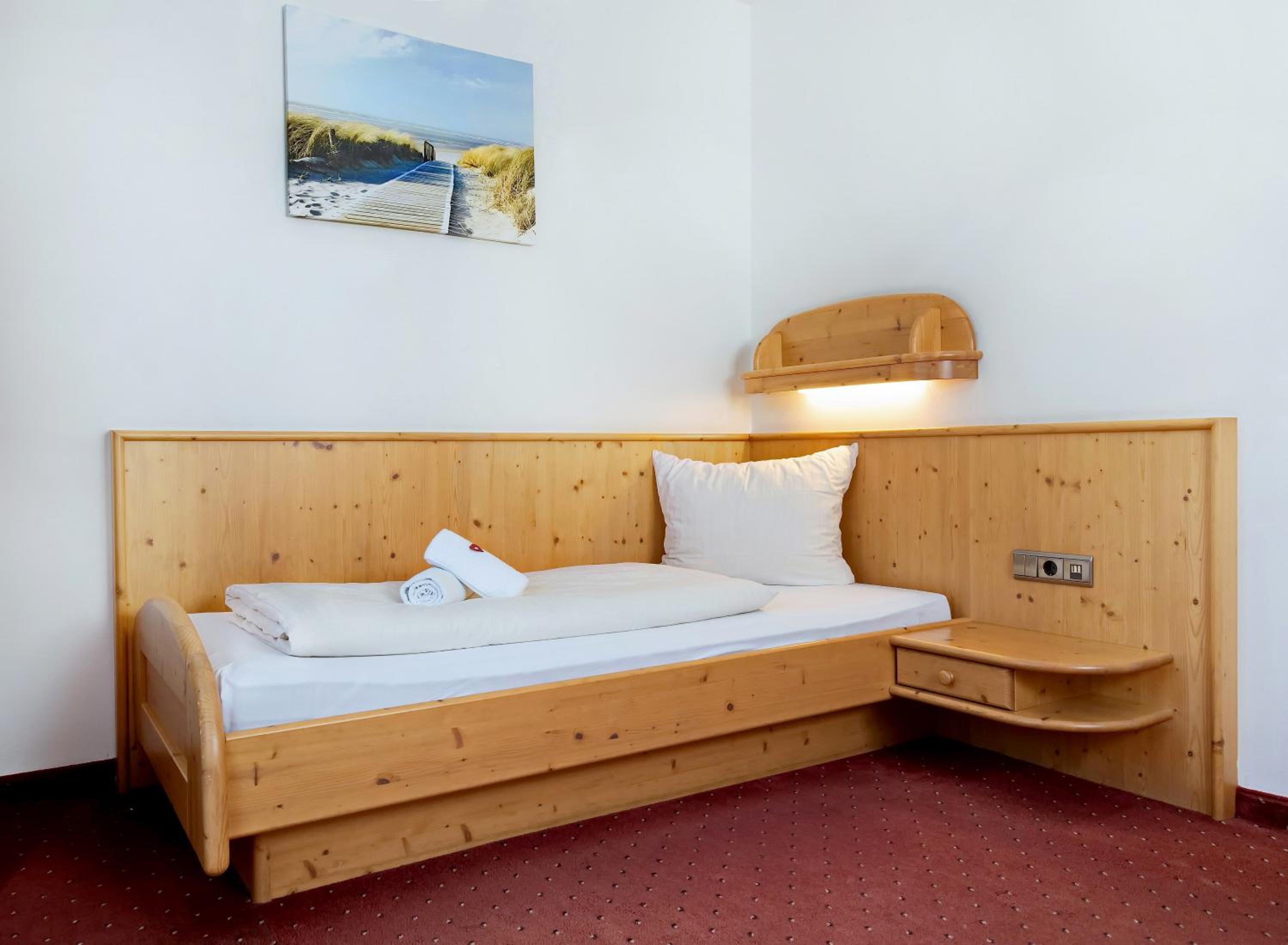Single Room photo 2