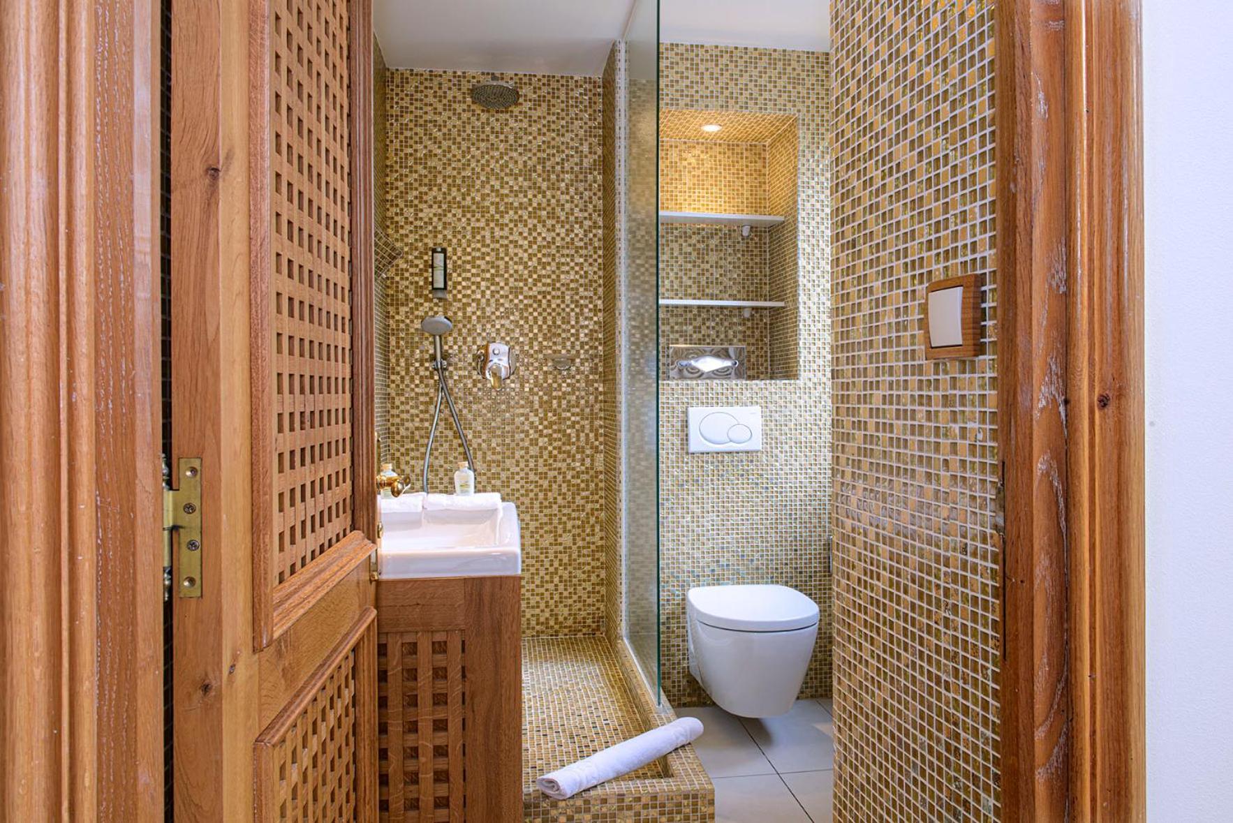 Superior Double Room with Hill View, photo 7