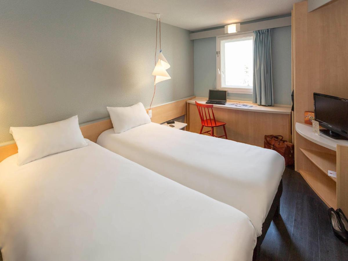 Twin Room - Photo 3