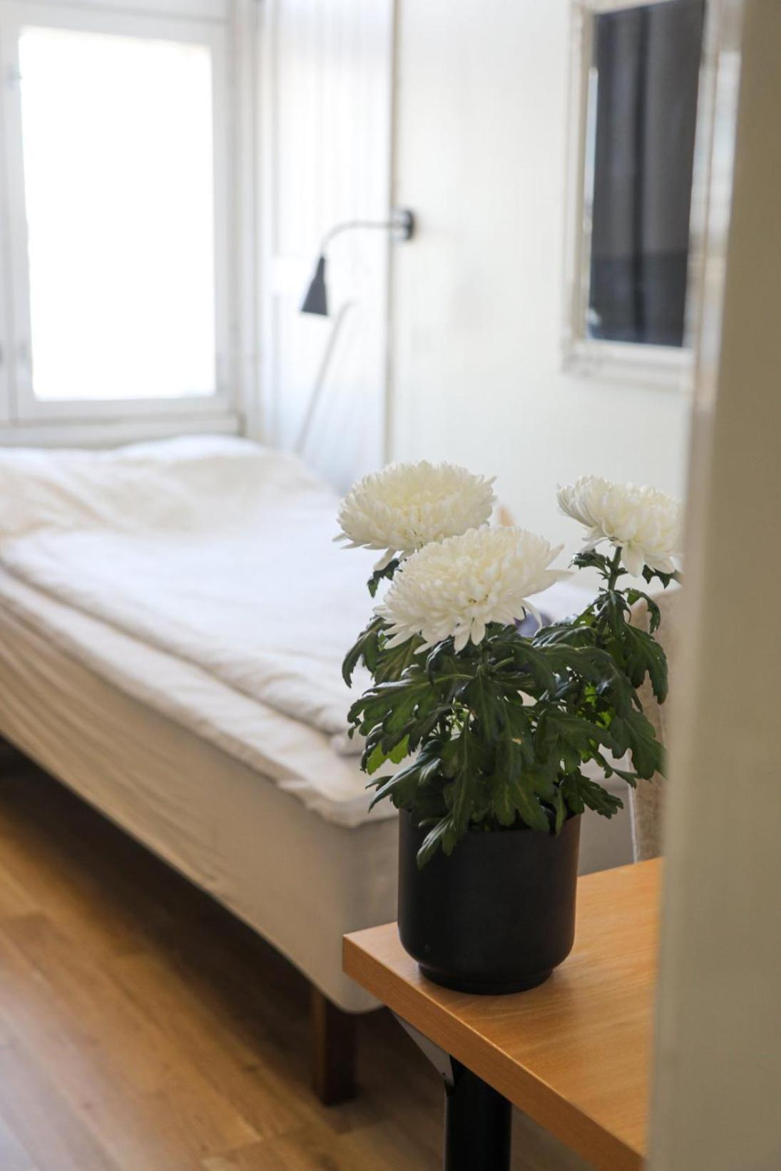Double or Twin Room with Shared Bathroom photo 1