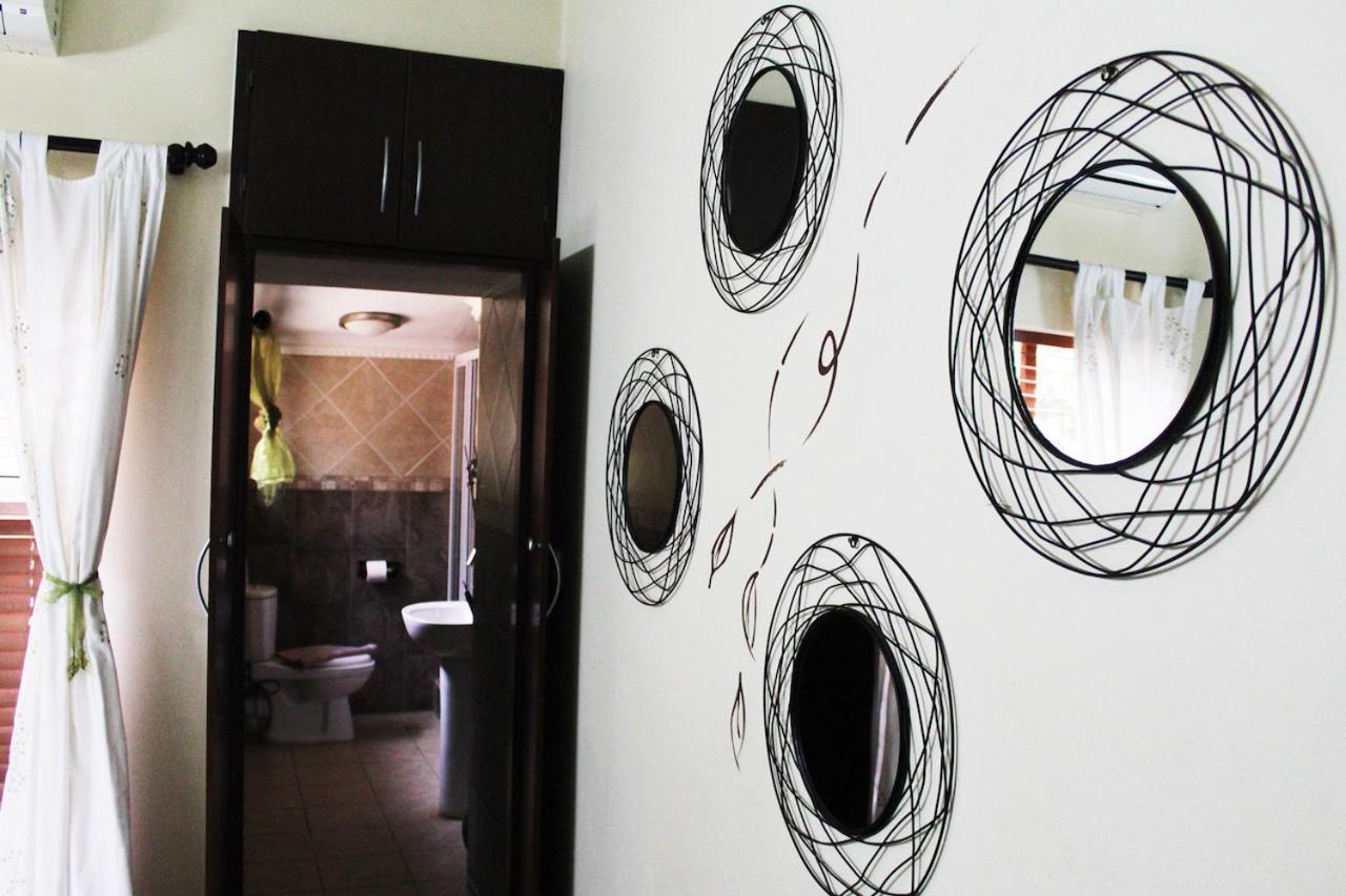 Standard Double Room - Photo 7