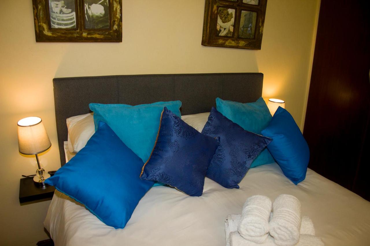 Standard Double Room - Photo 9