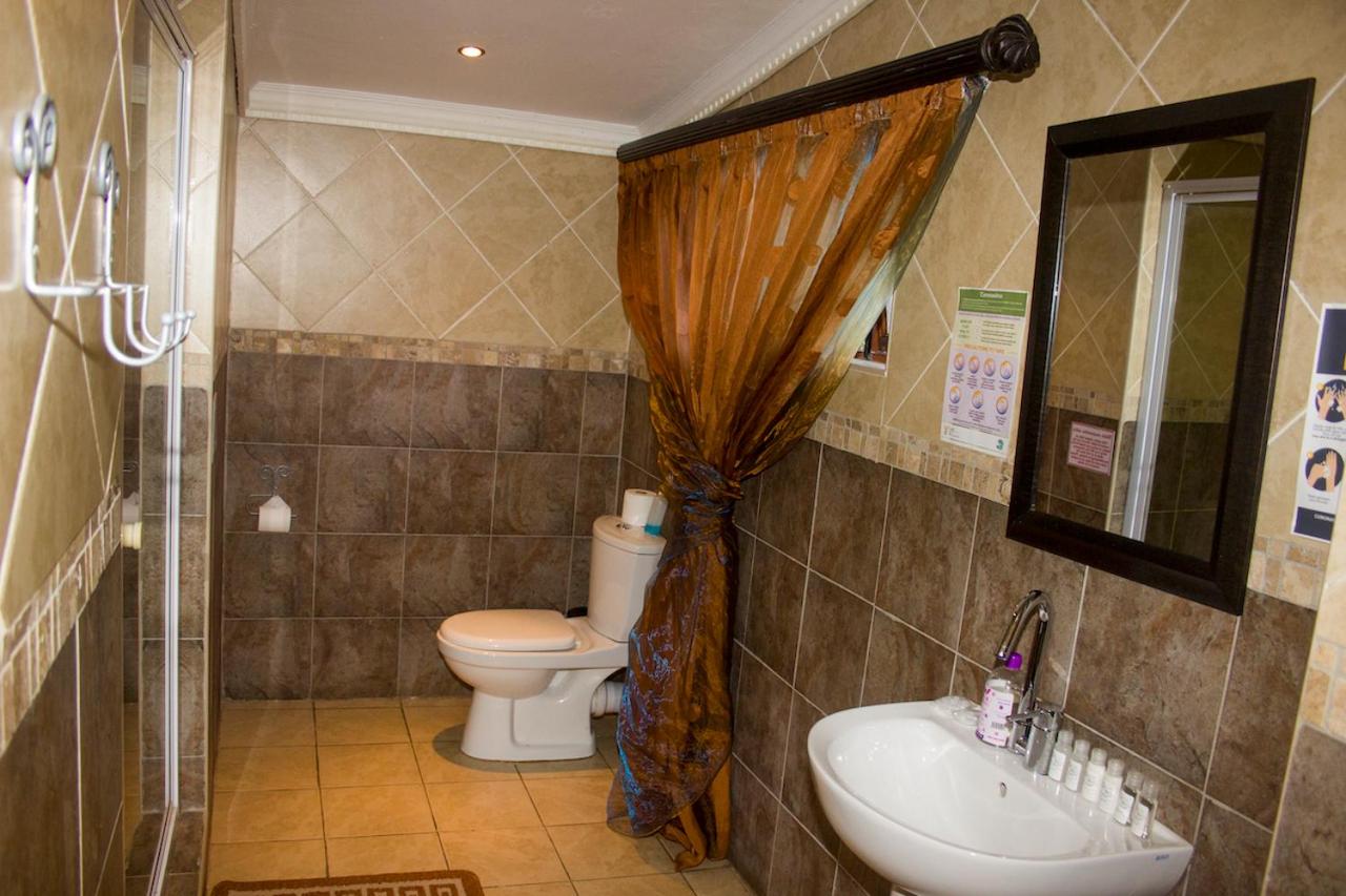 Standard Double Room - Photo 5