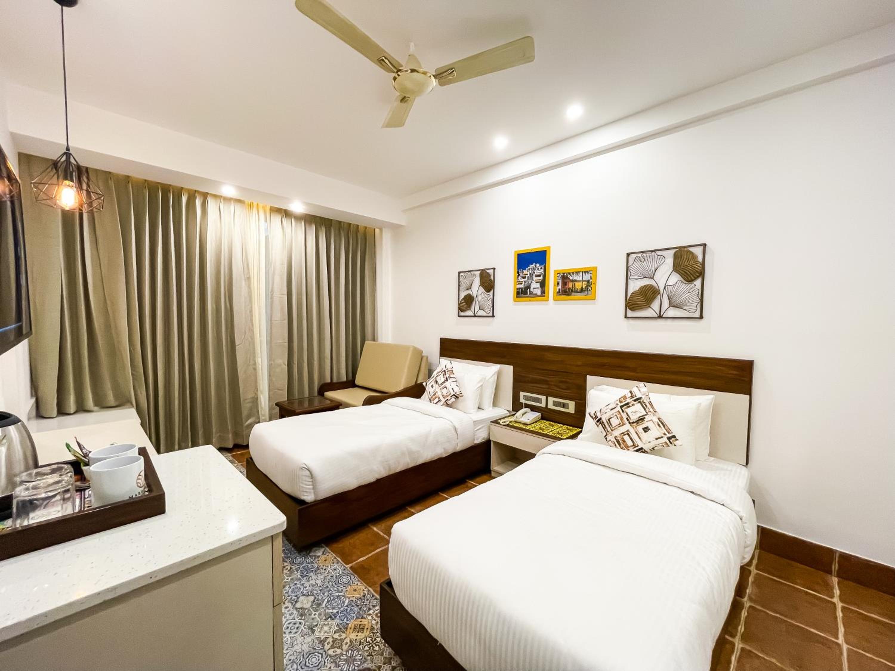 Classic Twin Room - Photo 10