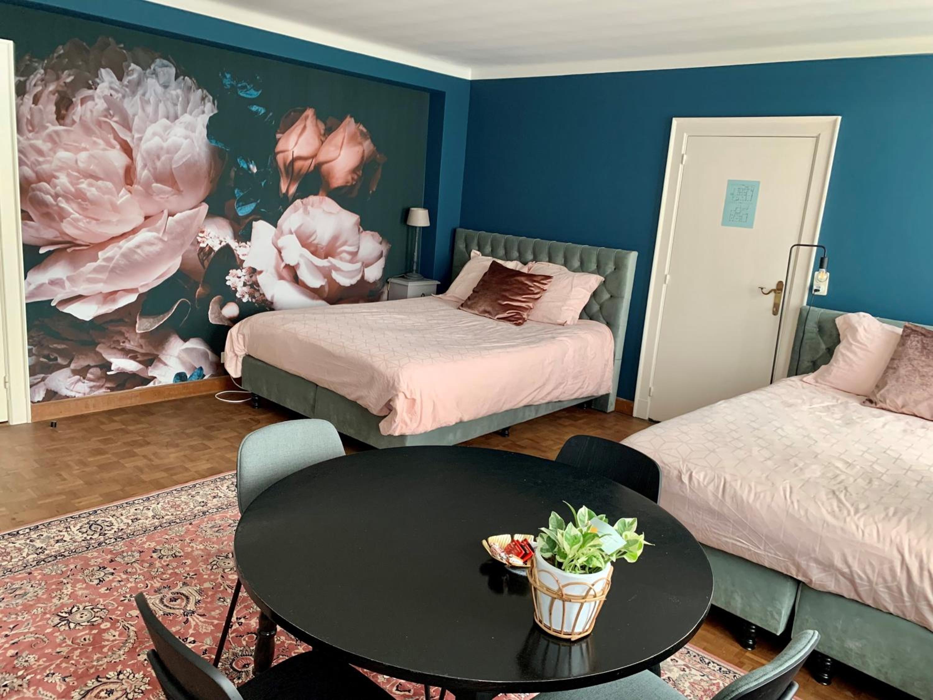 Deluxe Family Room - Photo 7