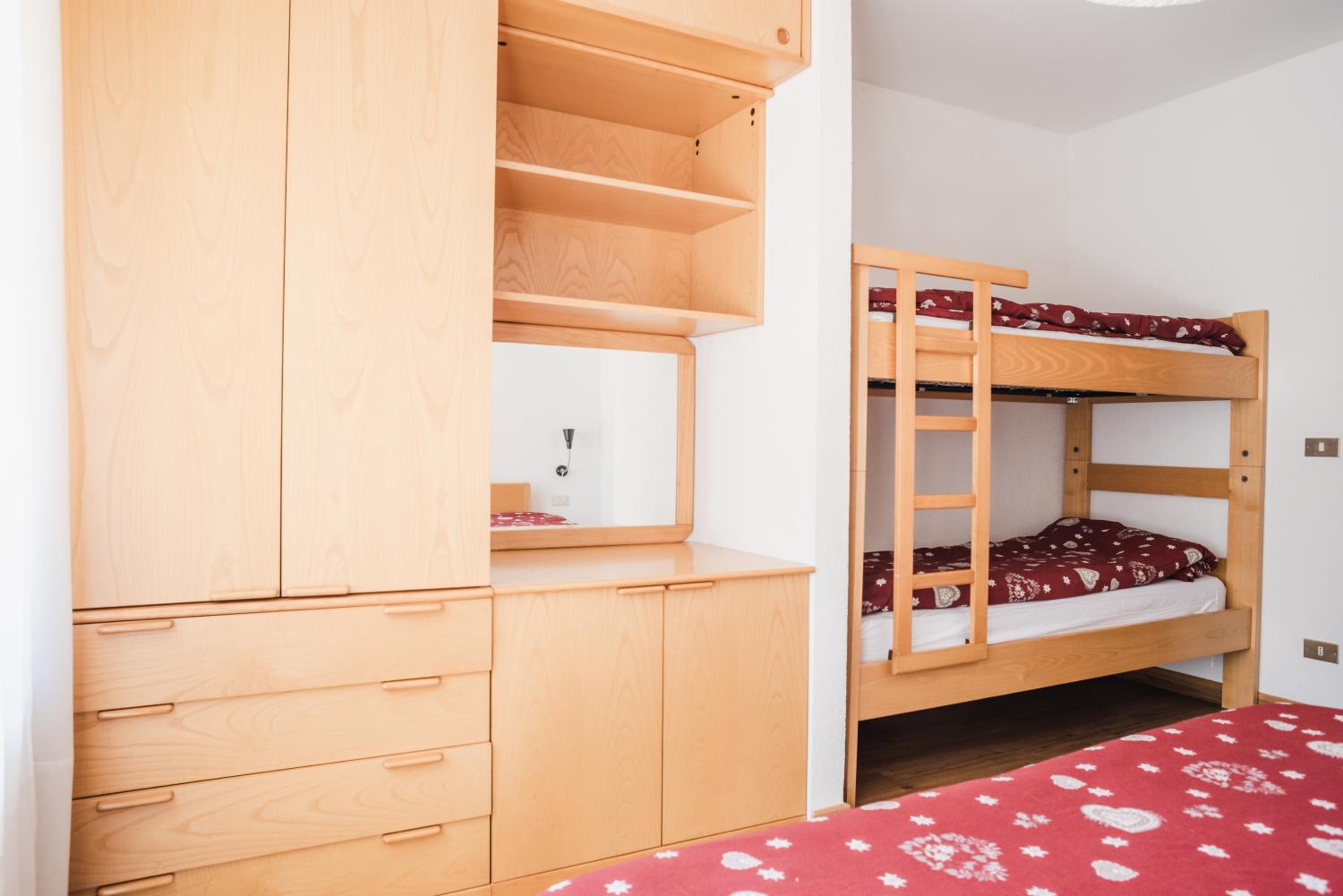 One-Bedroom Apartment (4 Adults)