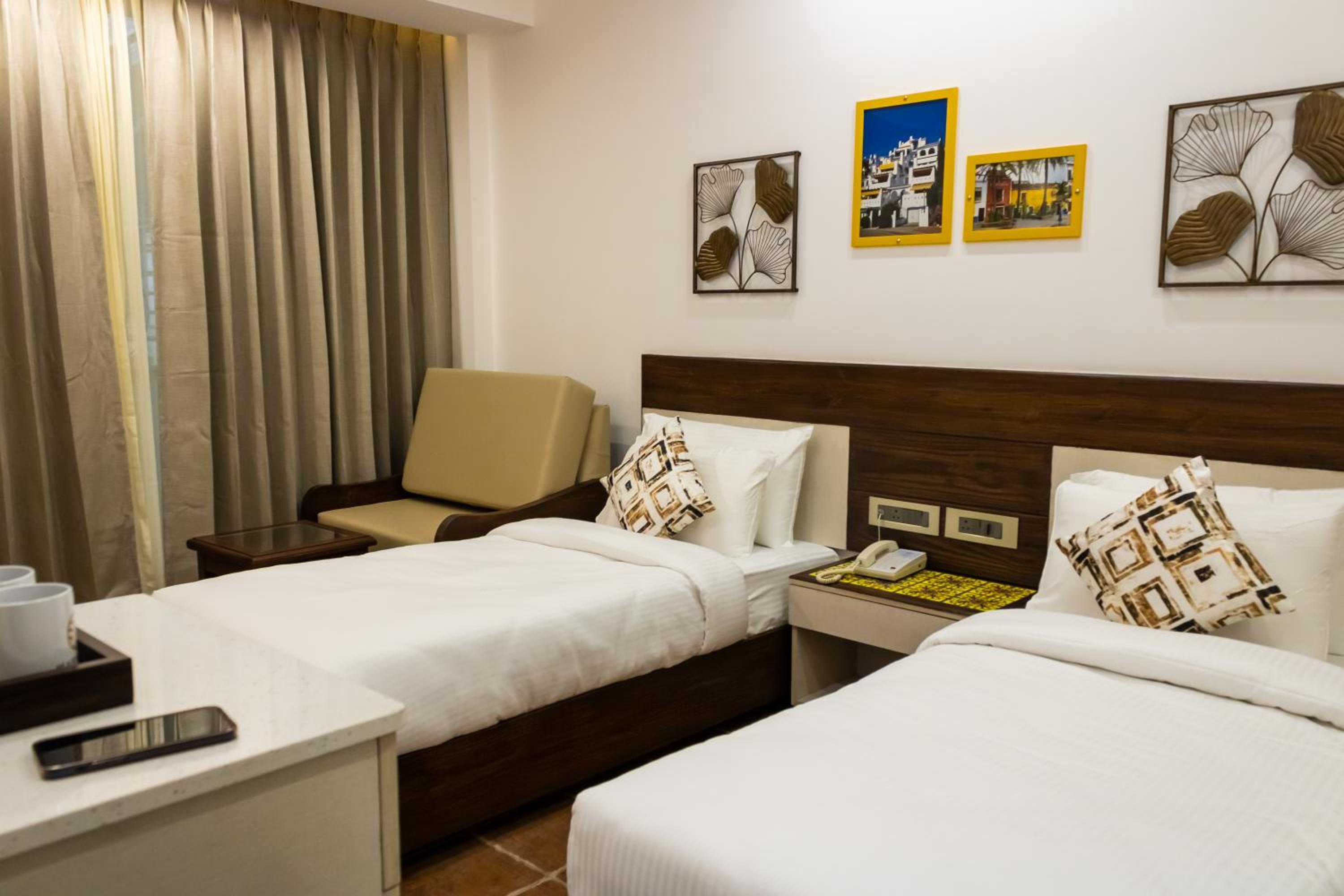 Classic Twin Room - Photo 4