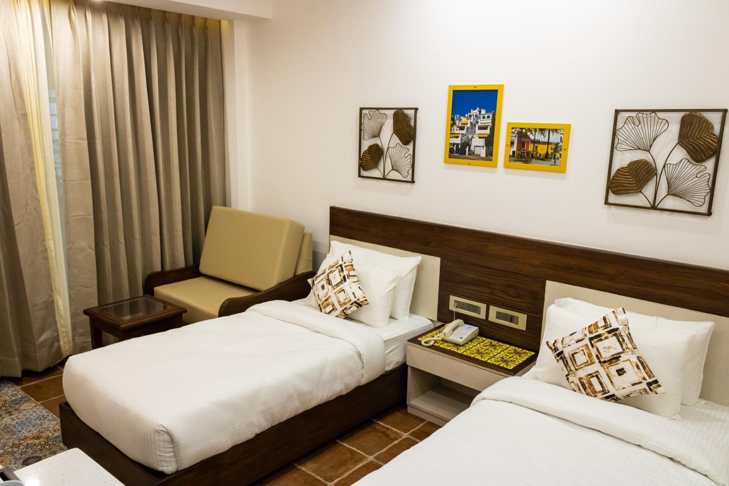 Classic Twin Room - Photo 3