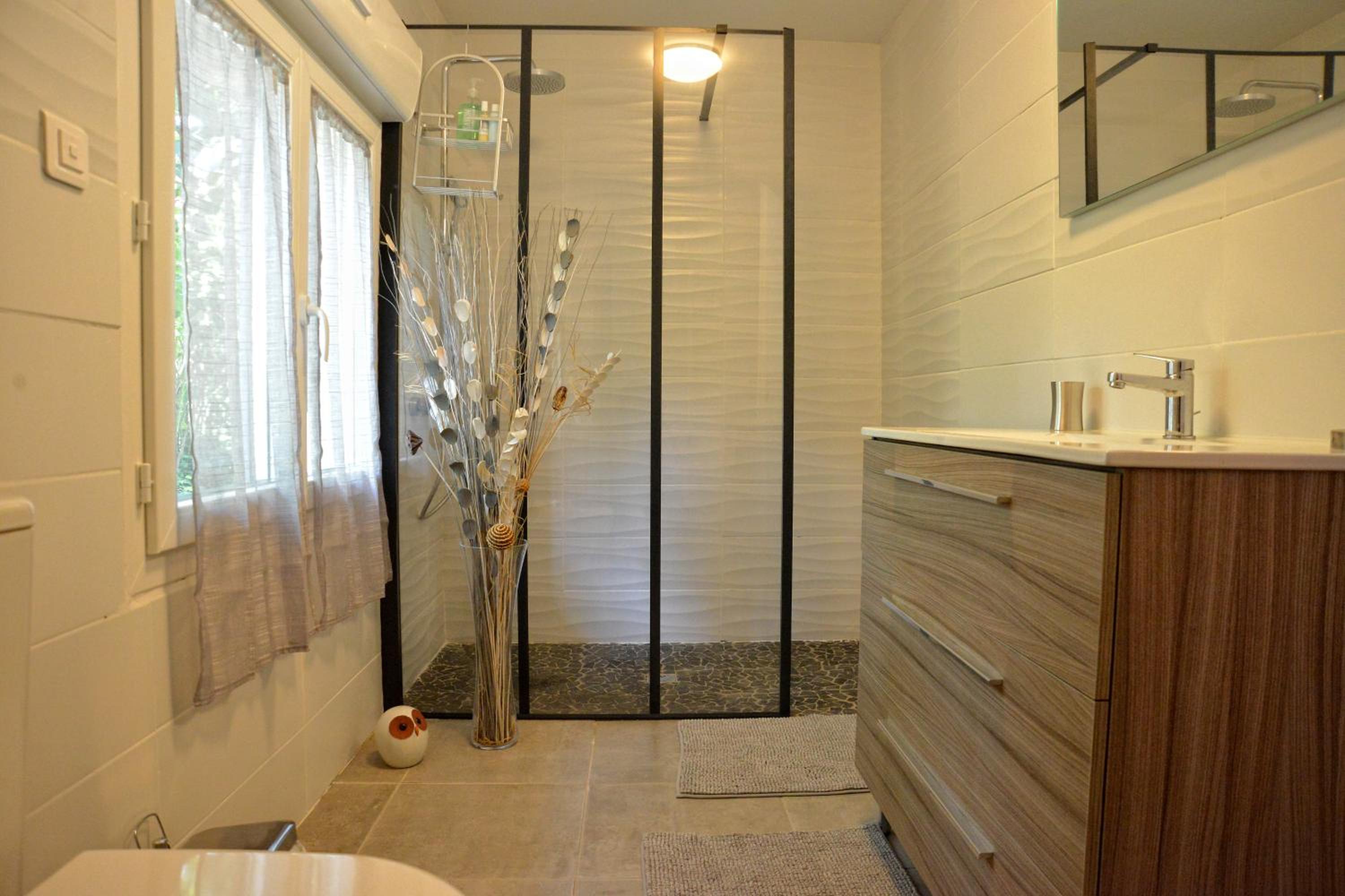 Double Room with Private Bathroom - Photo 3