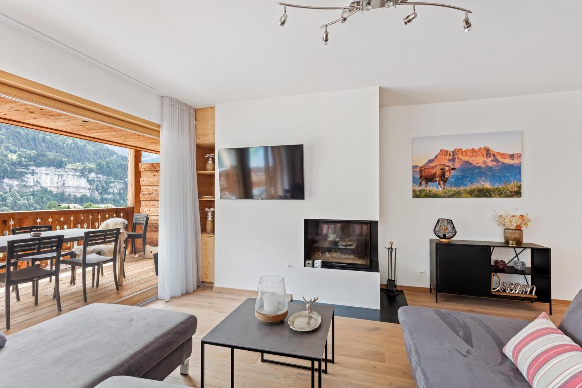 Apartment with Mountain View photo 1