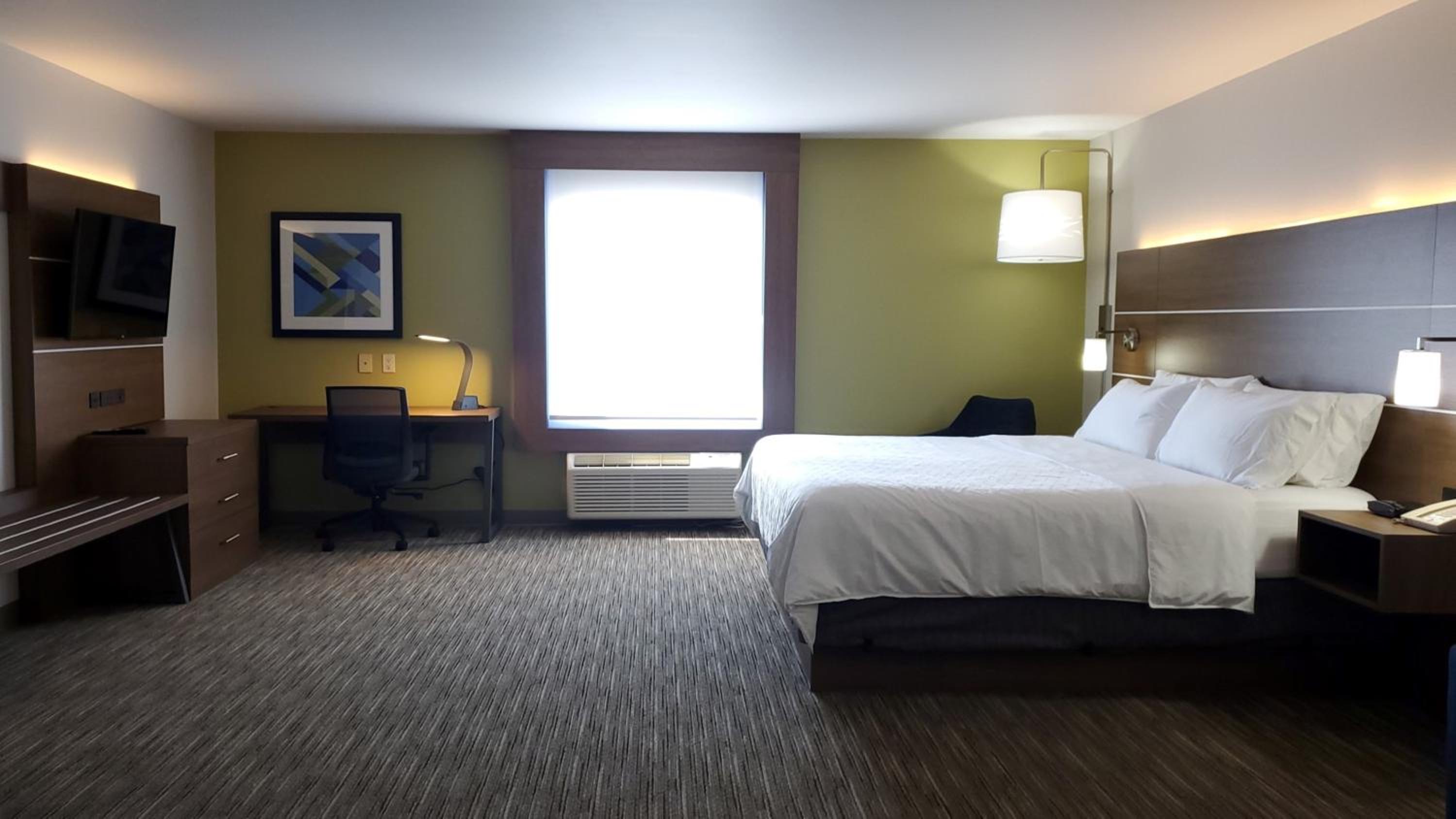 King Suite with Sofa Bed - Photo 4