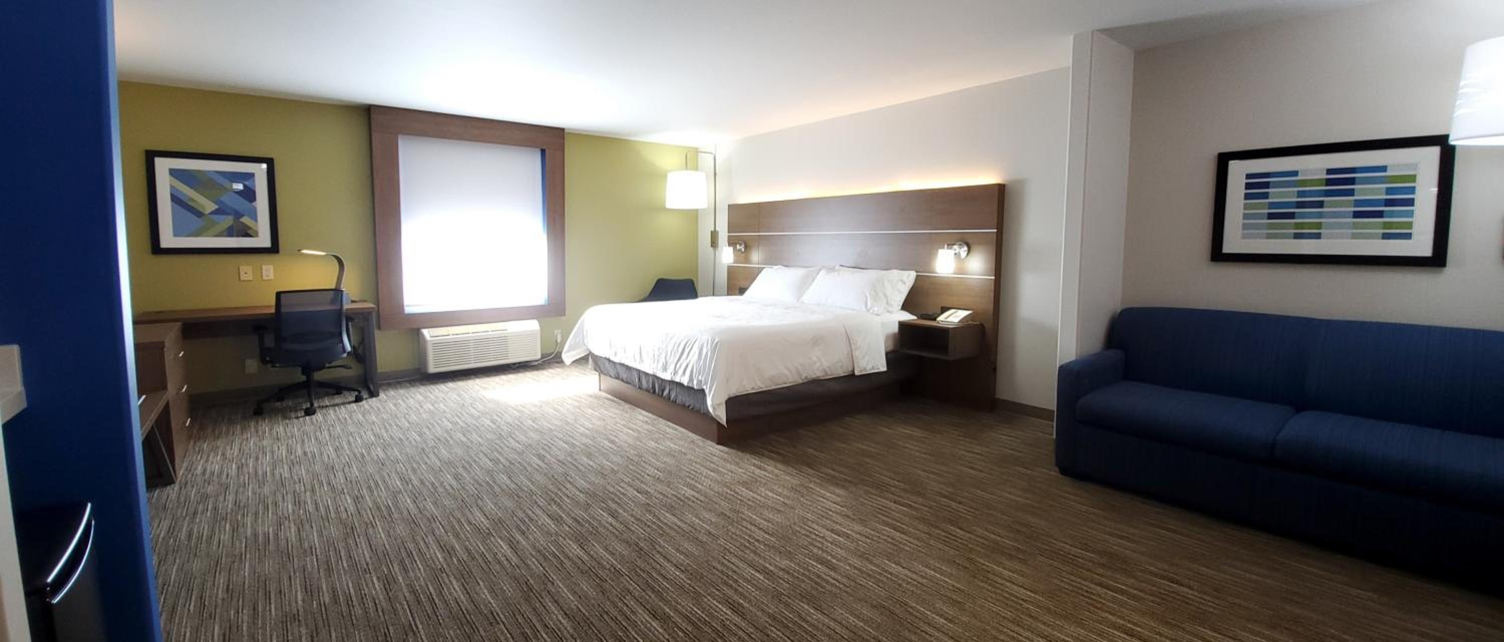 King Suite with Sofa Bed - Photo 2