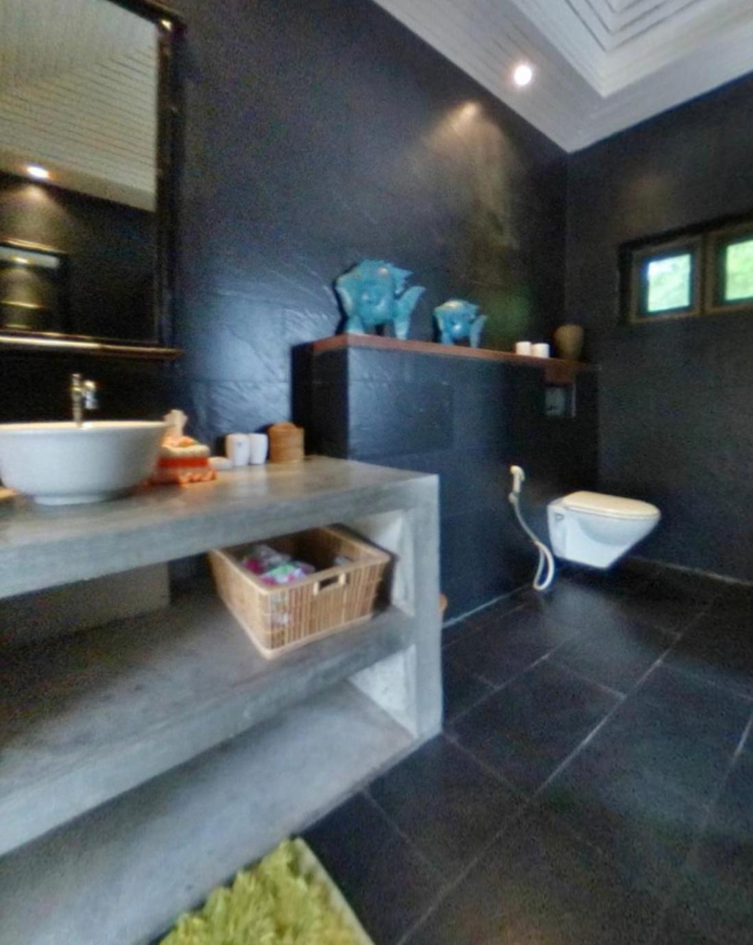 Three-Bedroom House - Photo 49