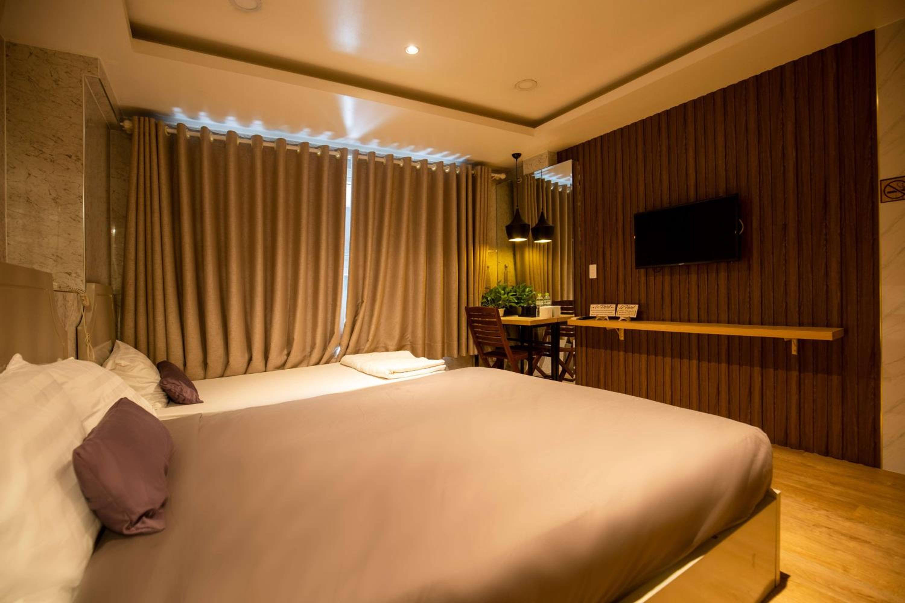 Junior Suite Room