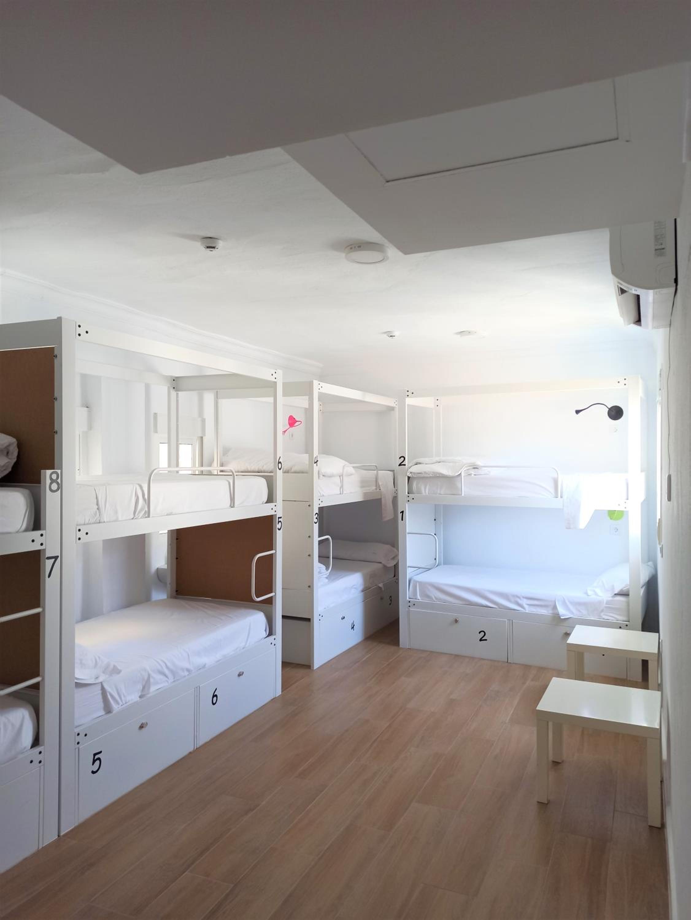 Cama en Habitación Compartida Mixta de 8 Camas