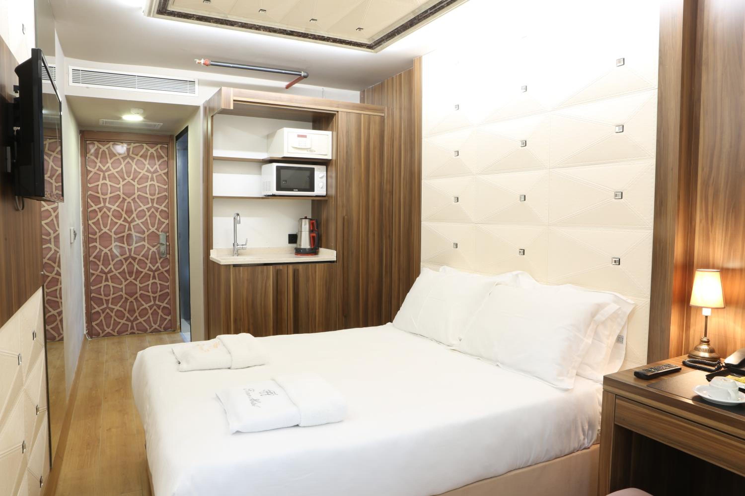 Budget Double Room photo 1