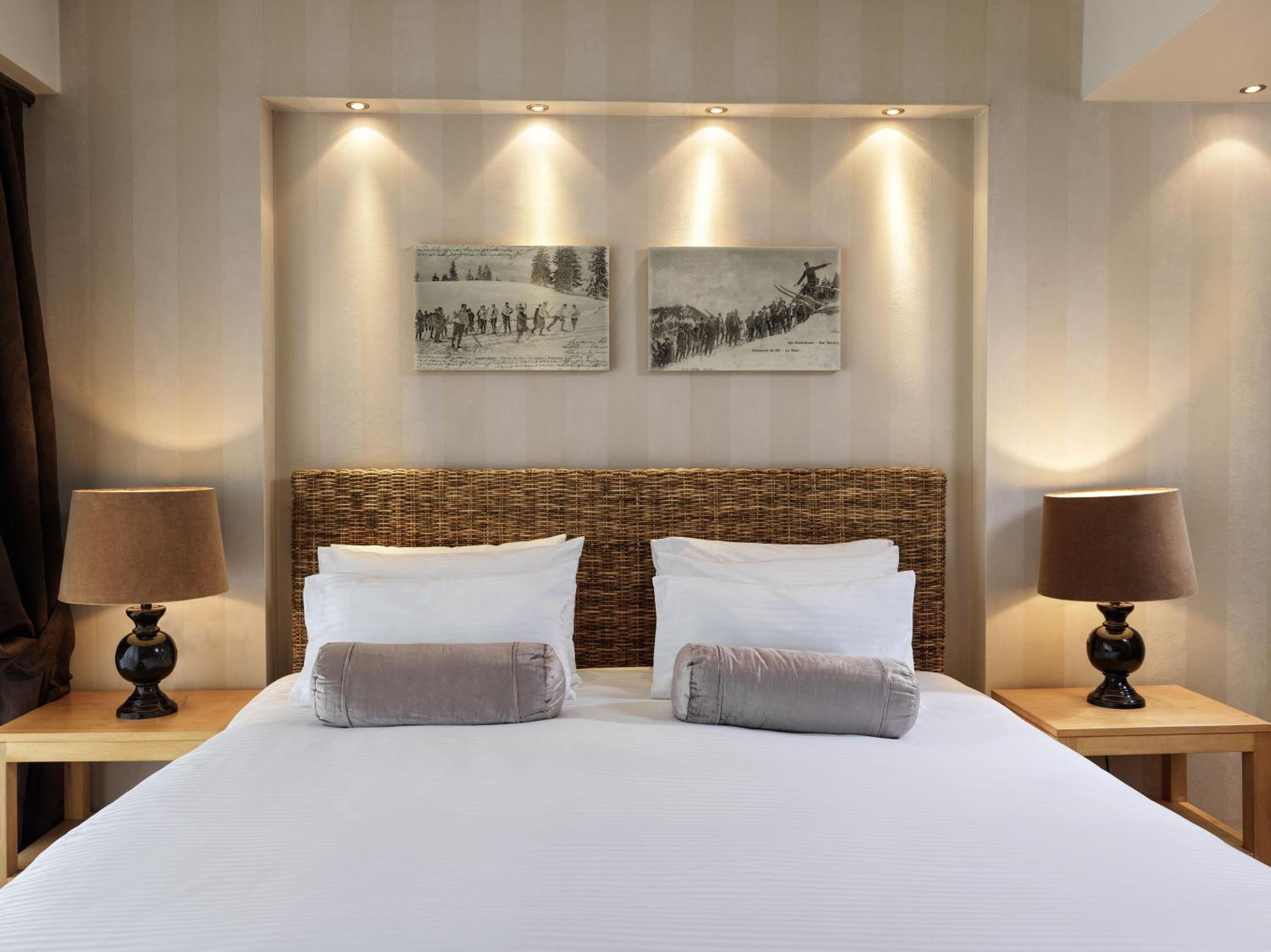 Superior Double Room thumbnail 6