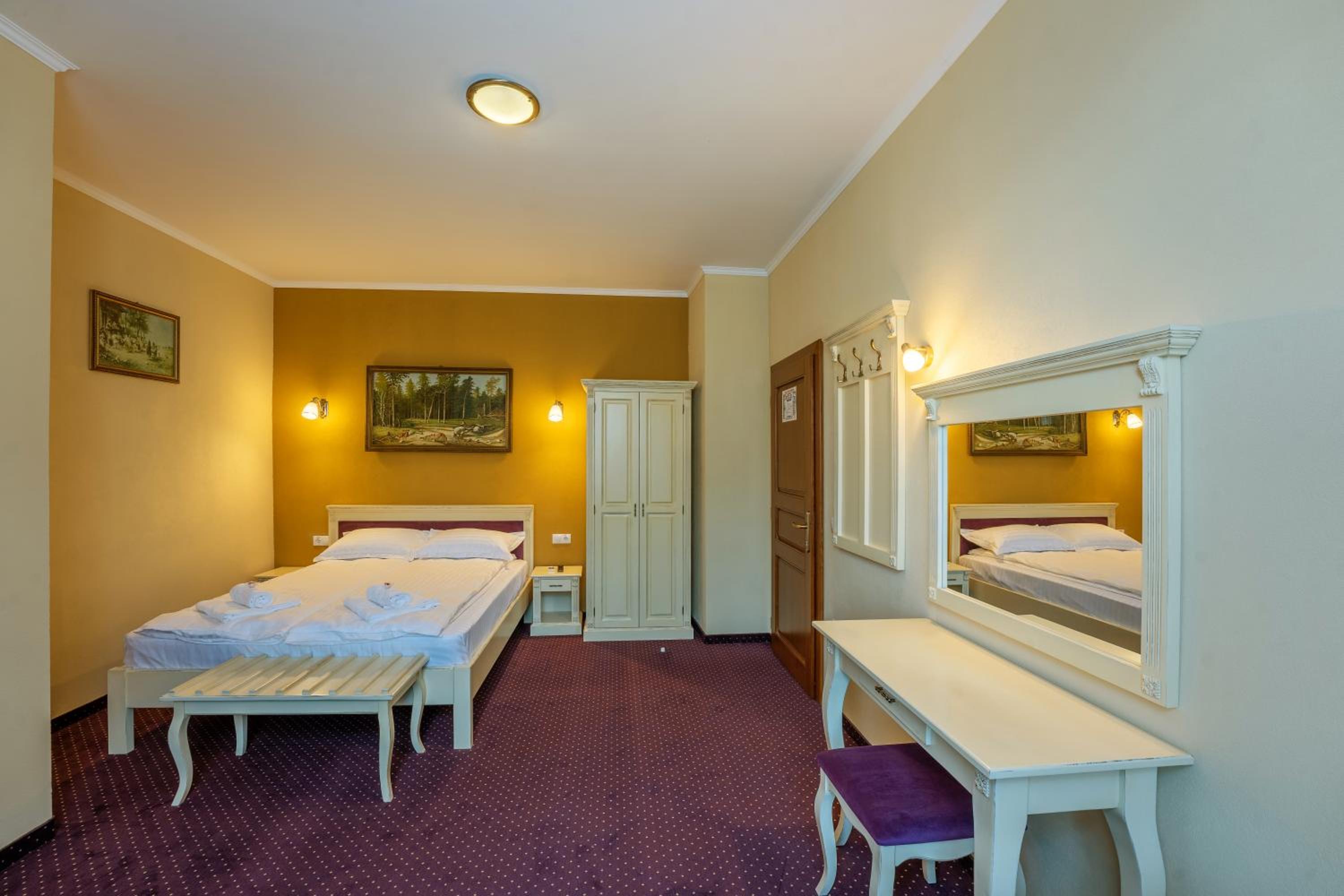 Deluxe Queen Room - Photo 4