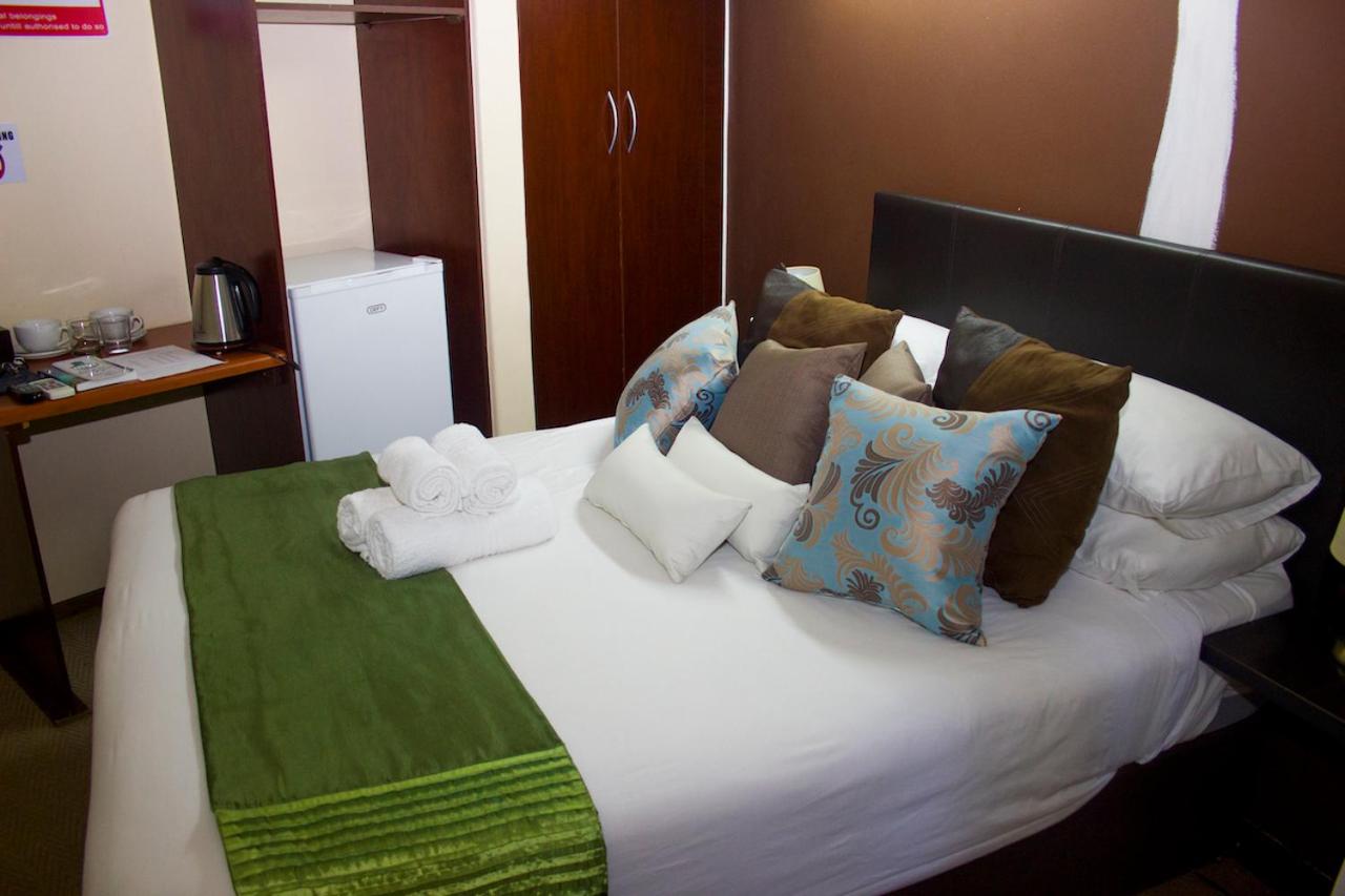 Standard Double Room - Photo 3