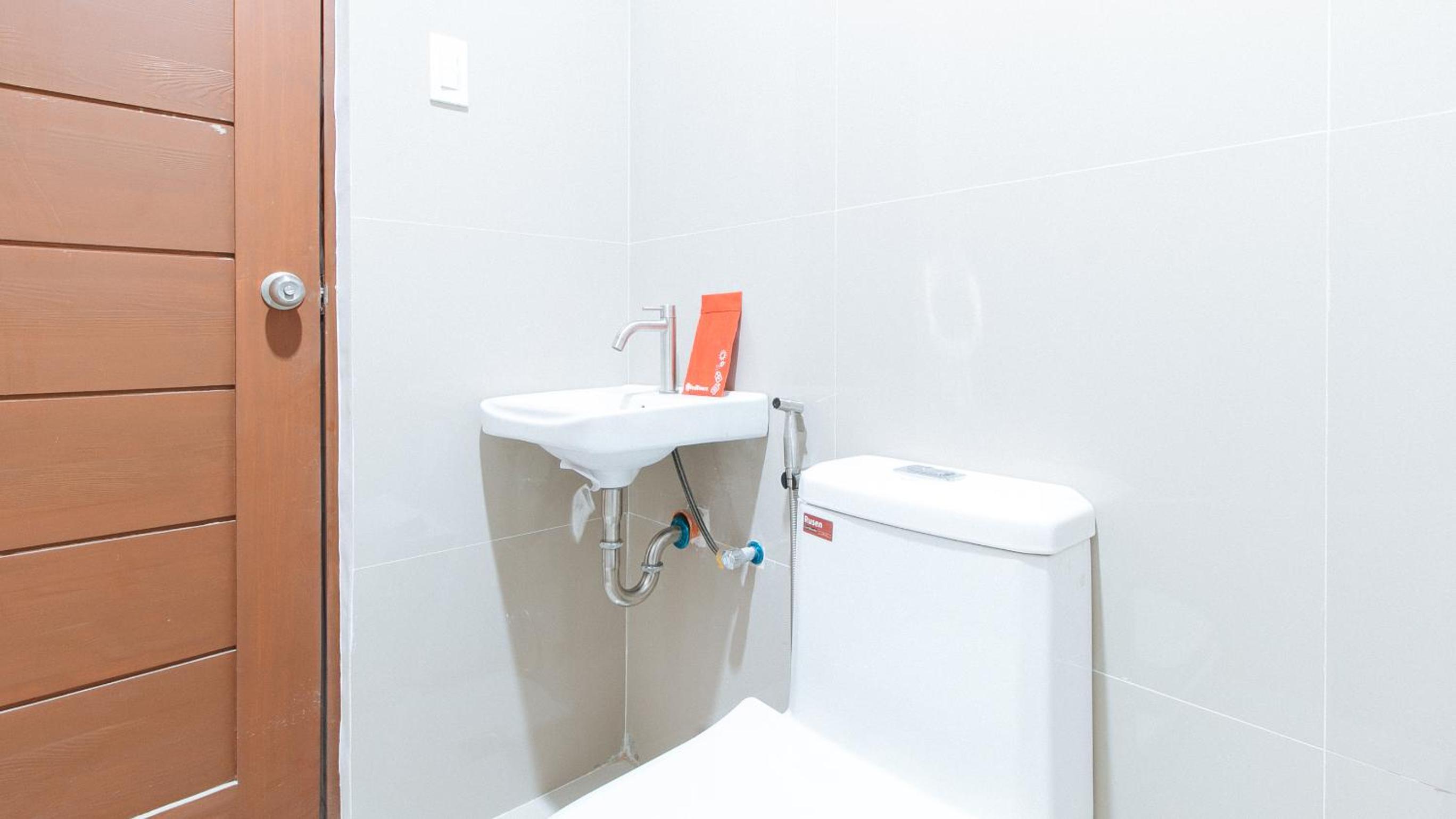 Deluxe Room - Photo 10