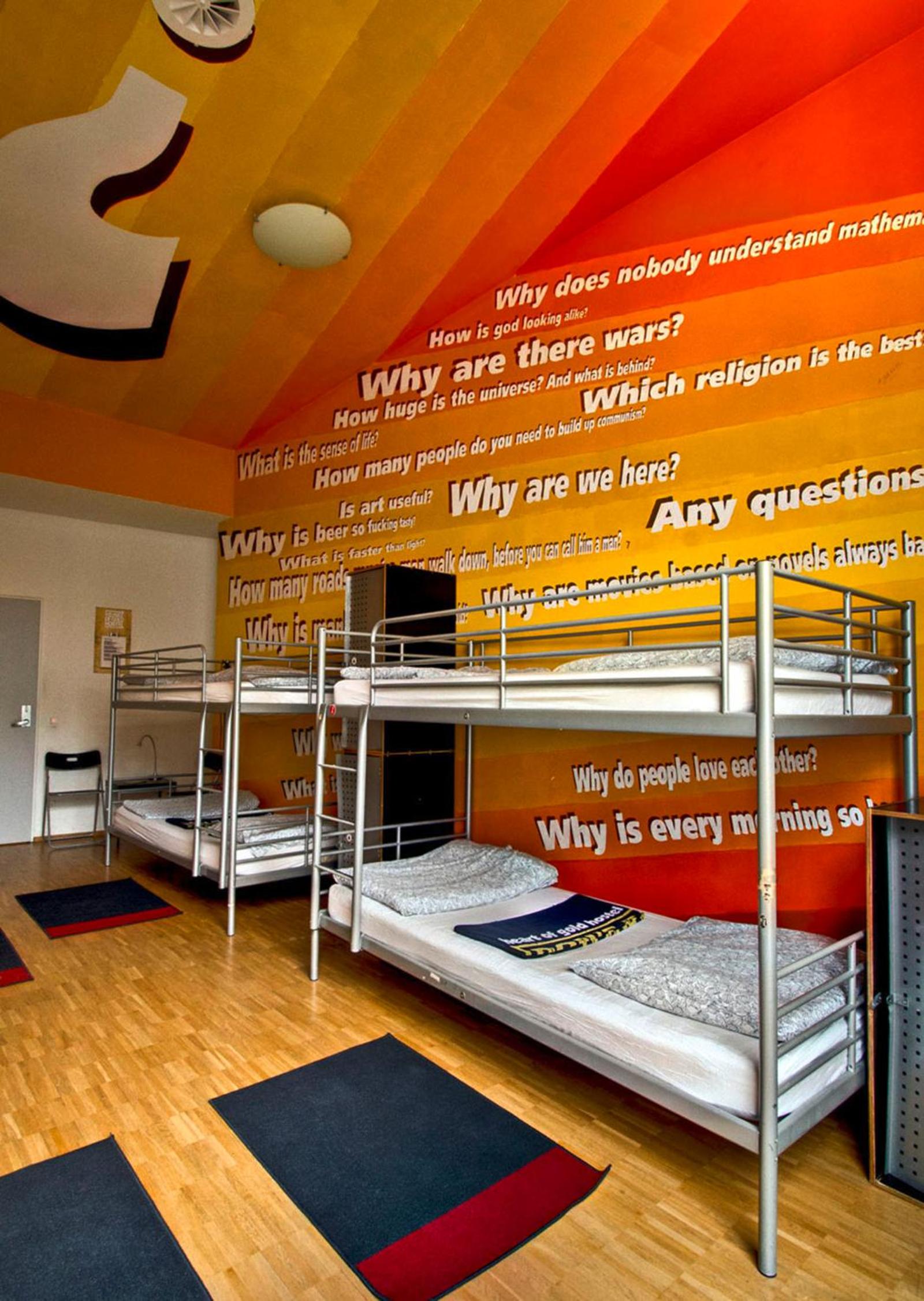 Bed in 7-Bed Dorm photo 2