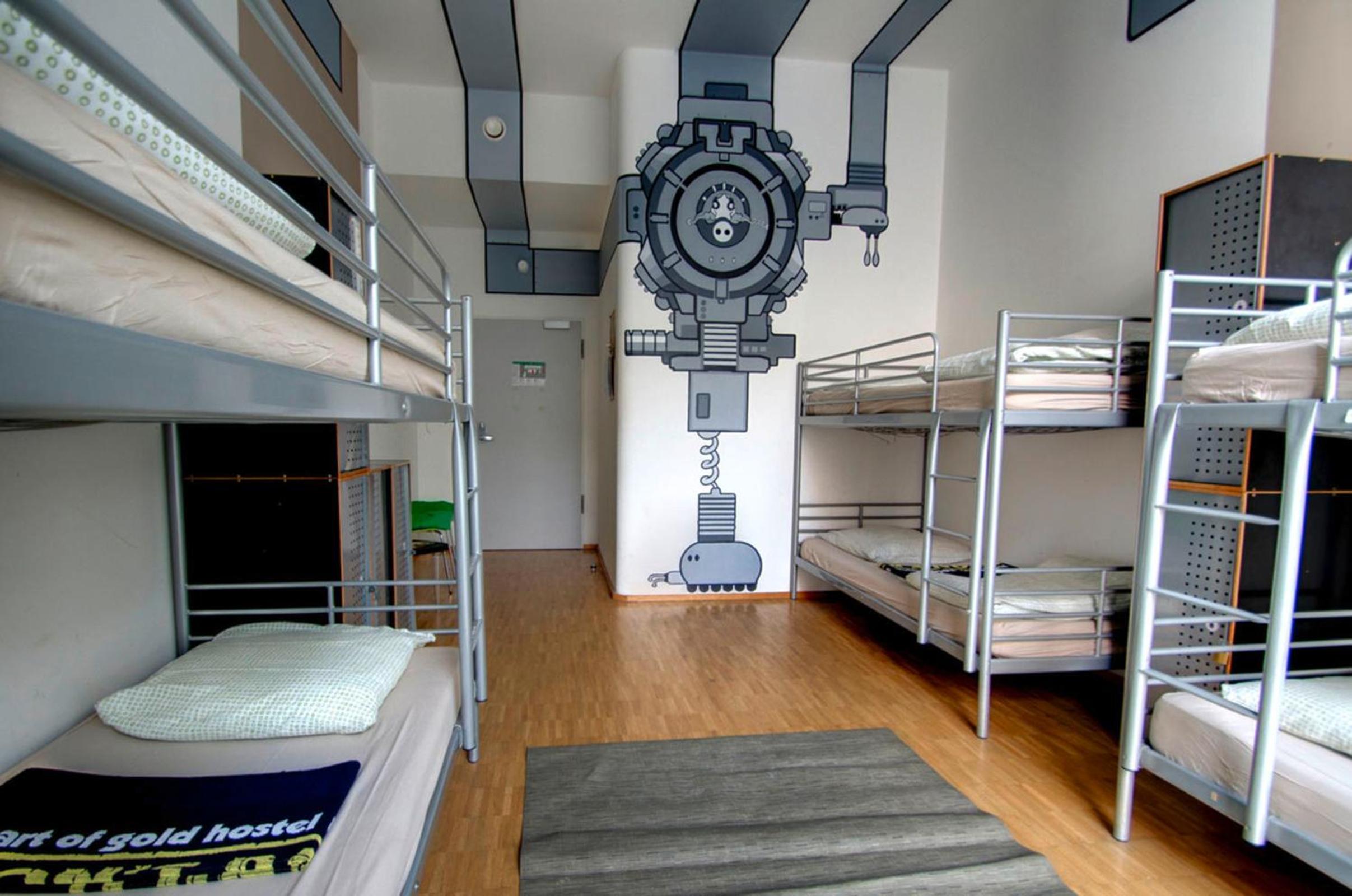 Bed in 8-Bed Mixed Dormitory Room photo 3