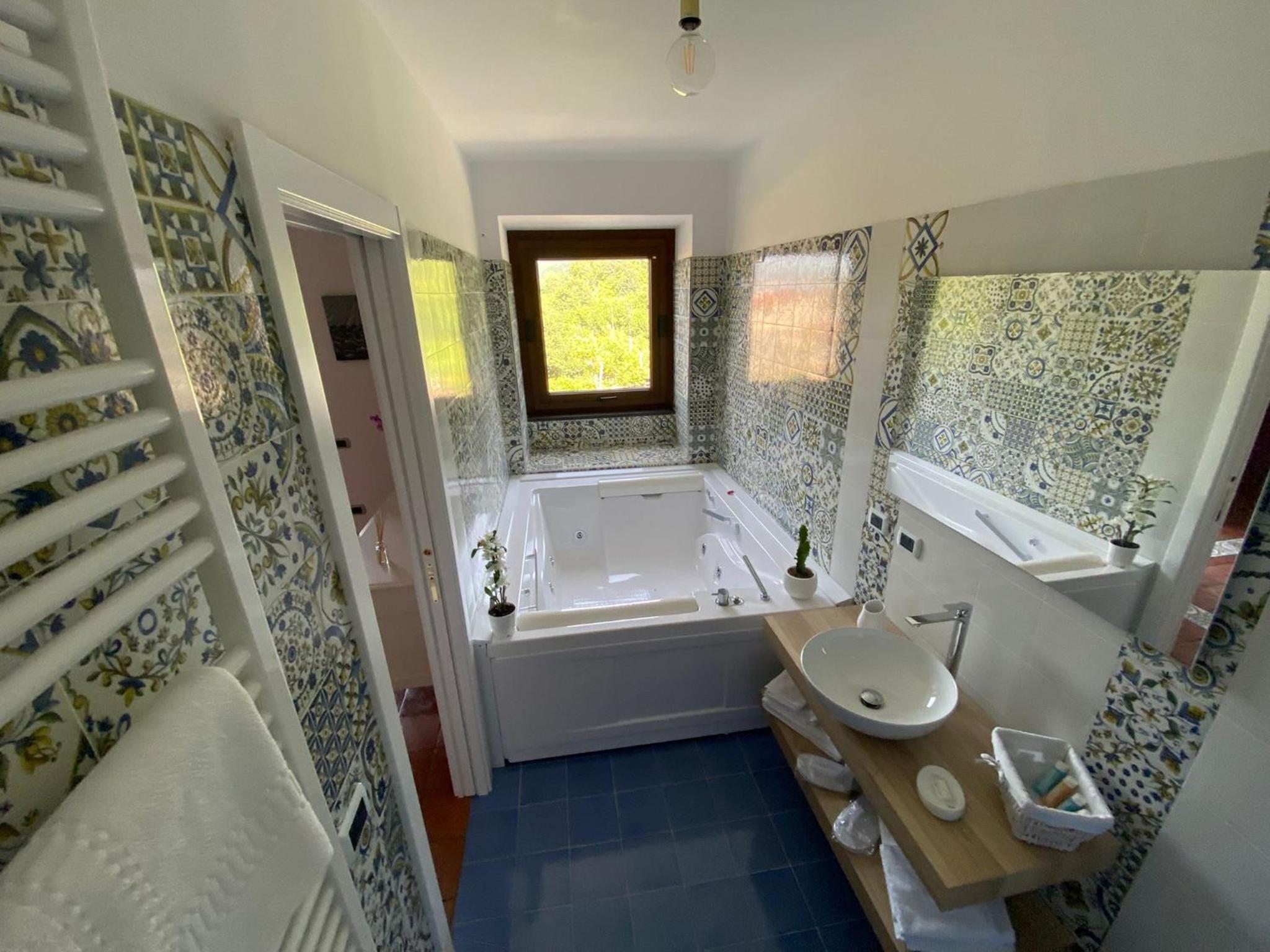 Queen Room with Spa Bath - Photo 3