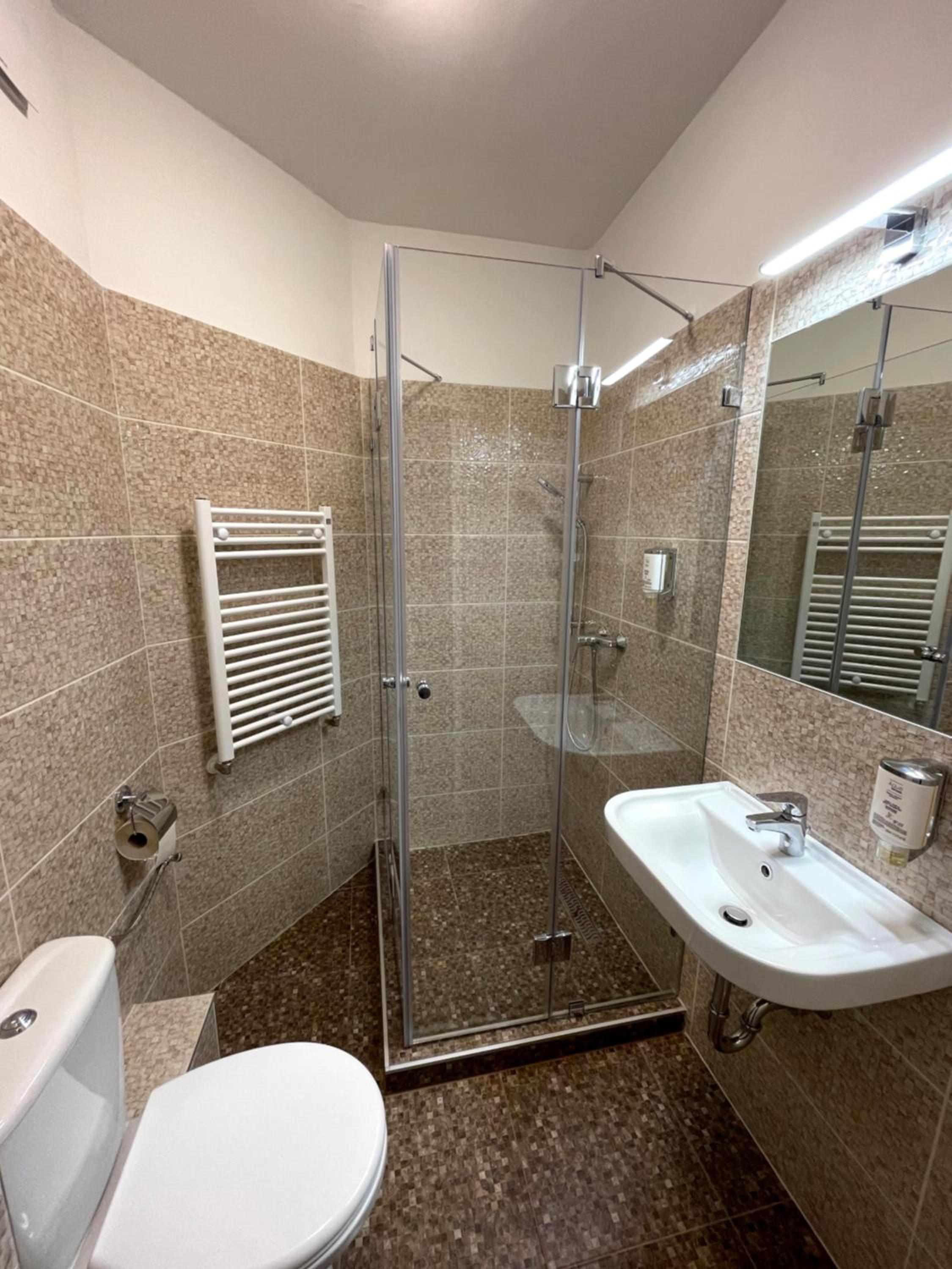Double Room - Photo 2