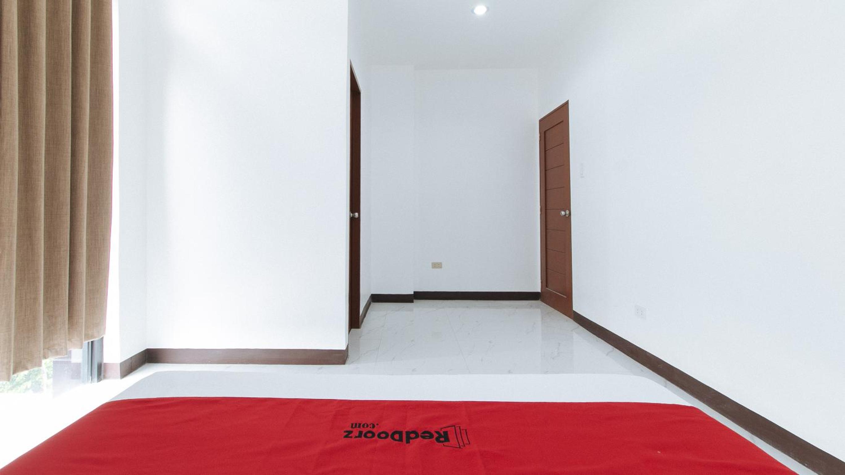 Deluxe Room - Photo 7