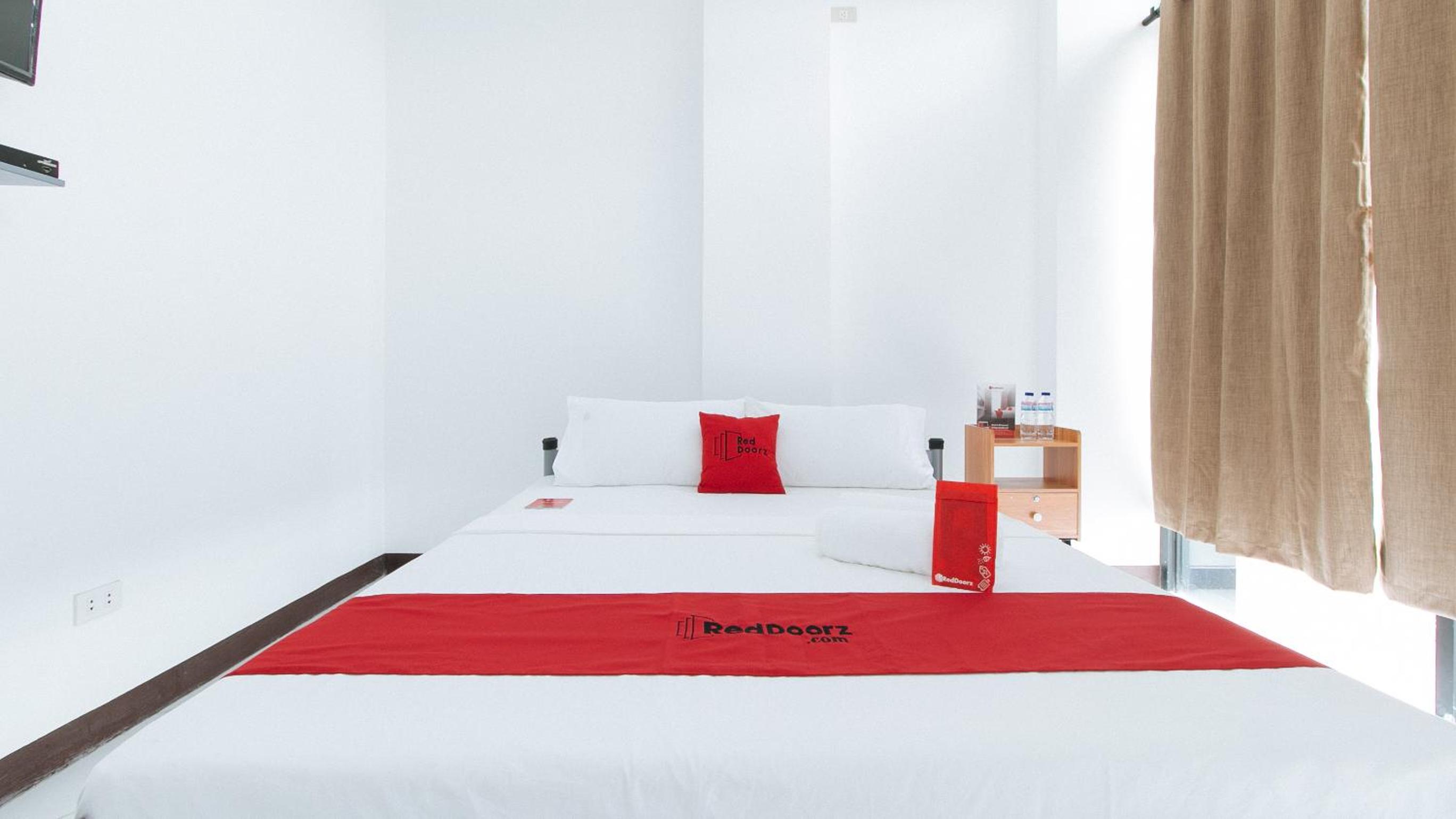 Deluxe Room - Photo 4
