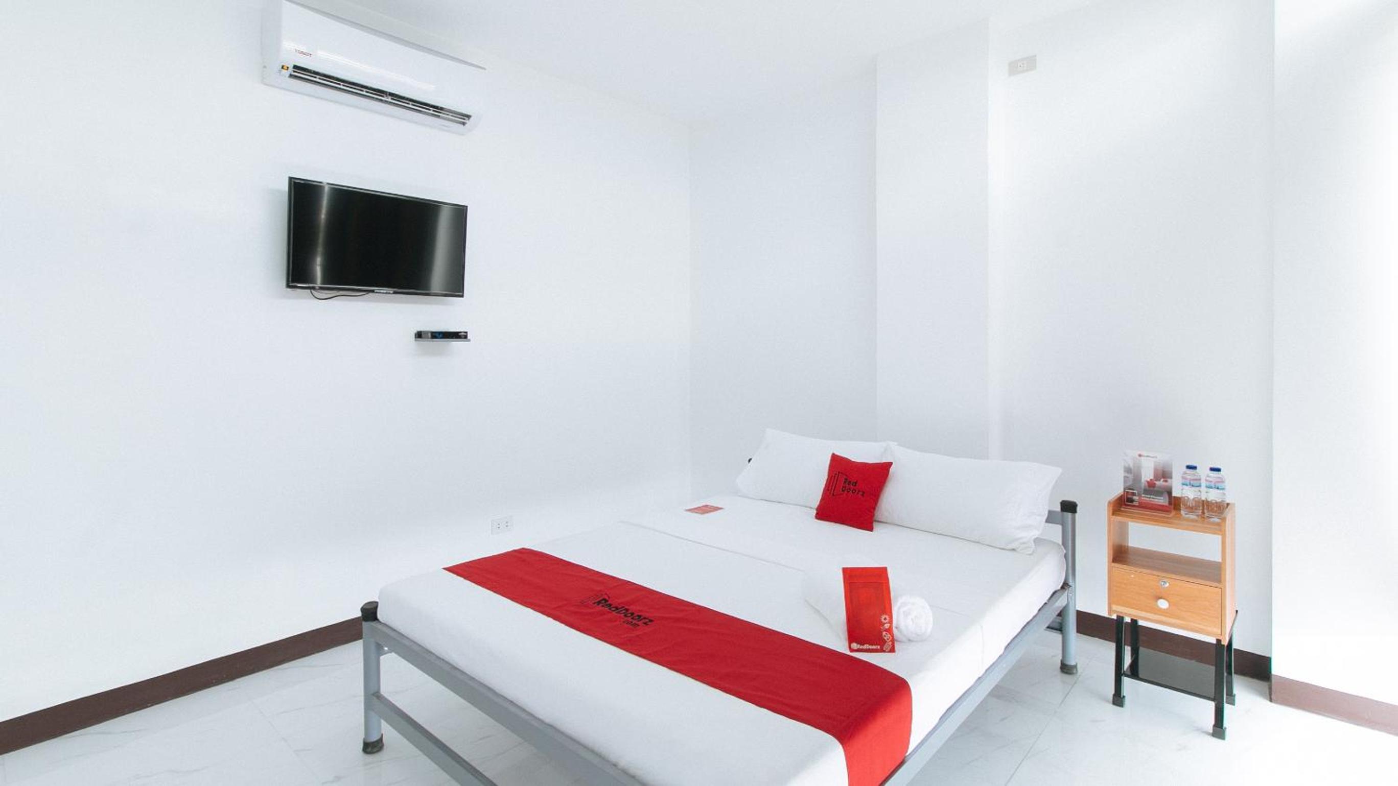 Deluxe Room - Photo 3