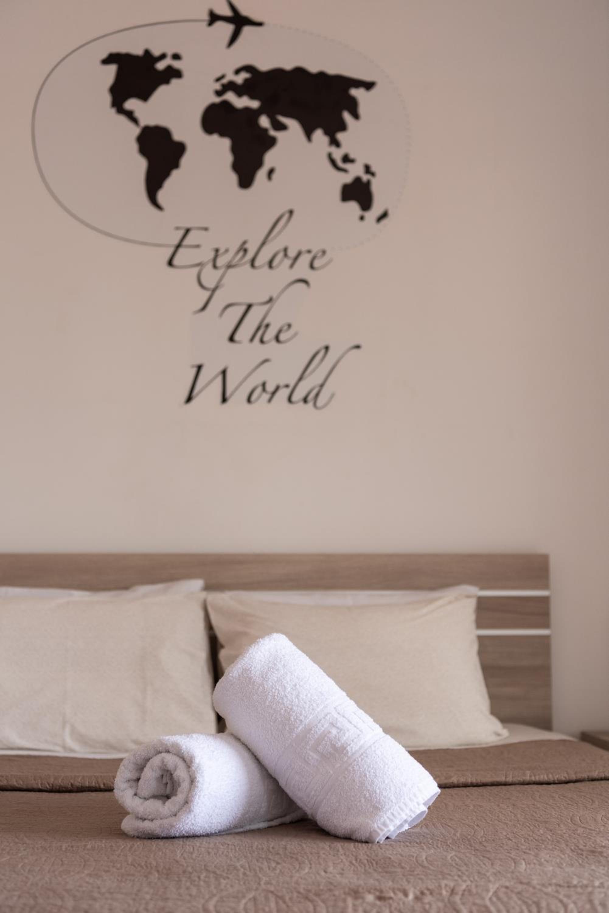 One-Bedroom Apartment - Photo 4