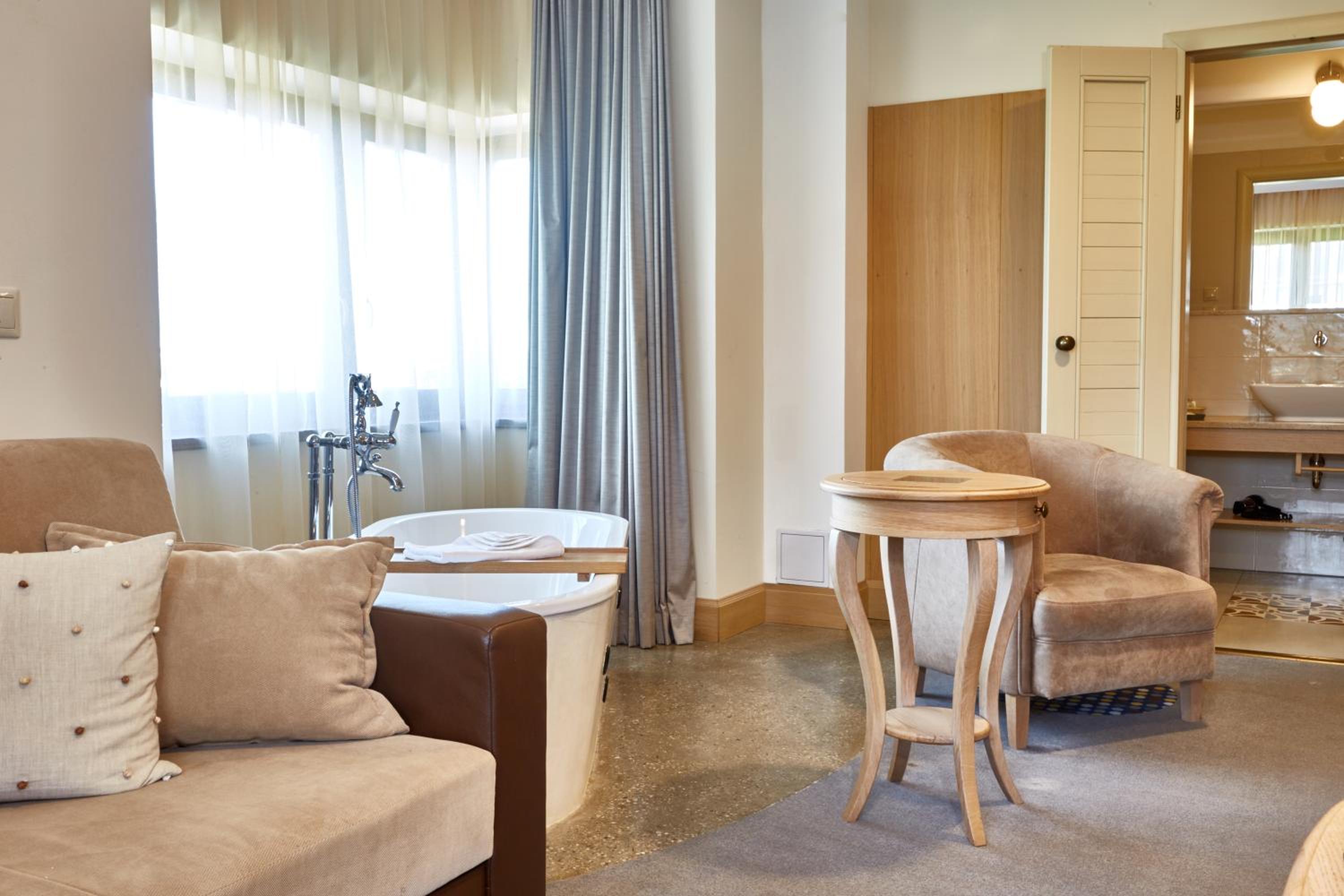 Executive Suite photo 2