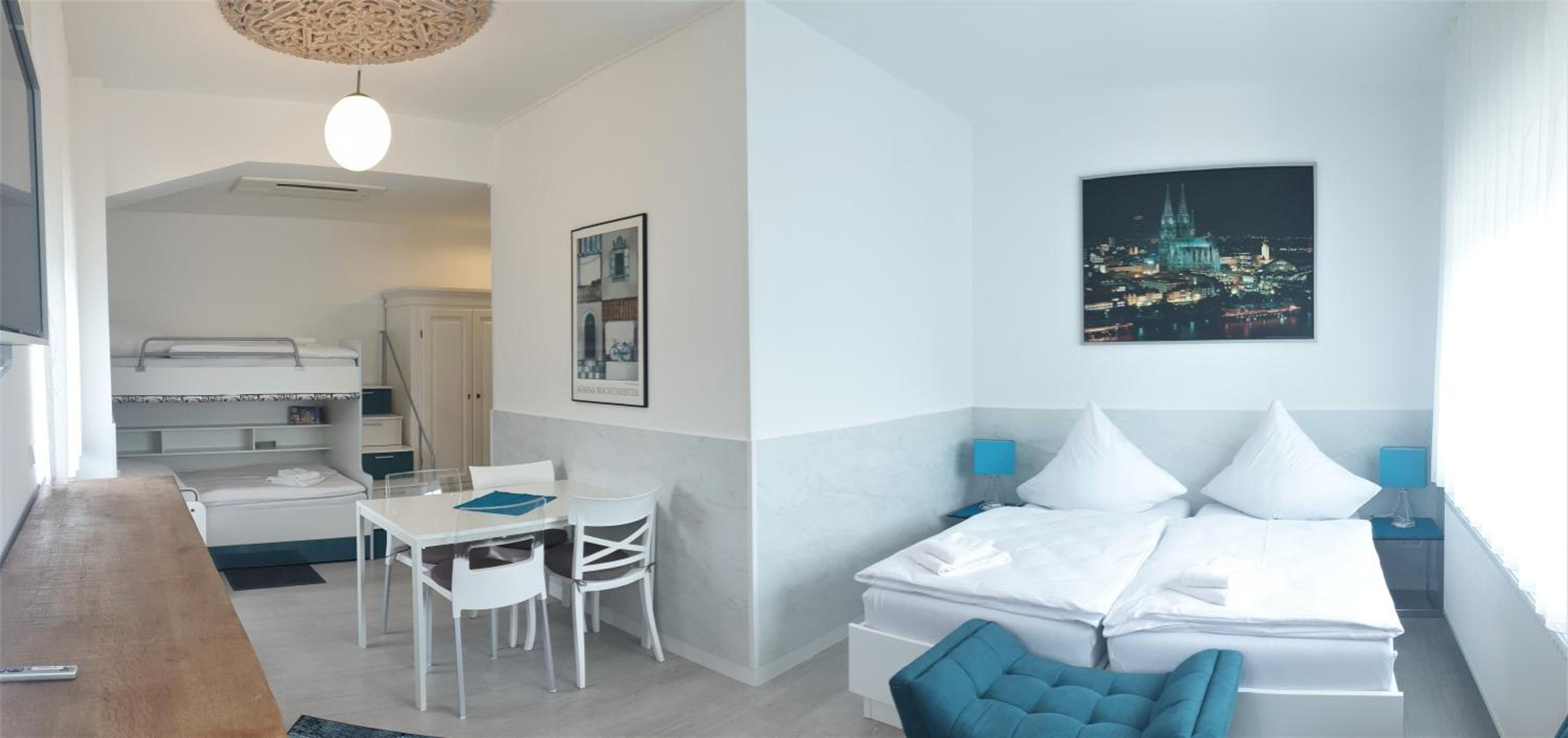Familienzimmer mit und ohne Klimaanlage (Check-In max. 20h/08:00p.m.) - Photo 4