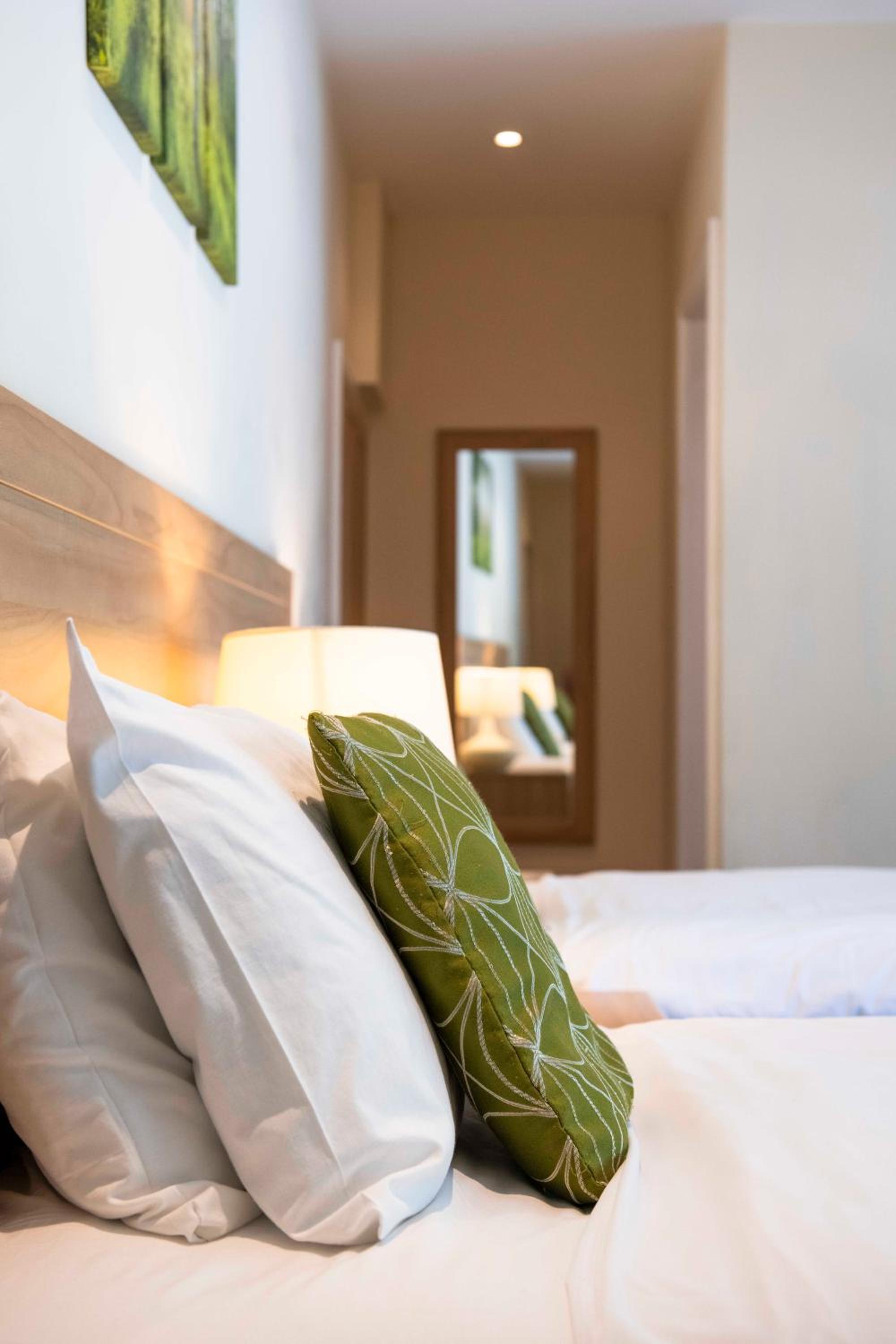 Standard Twin Room - Photo 3