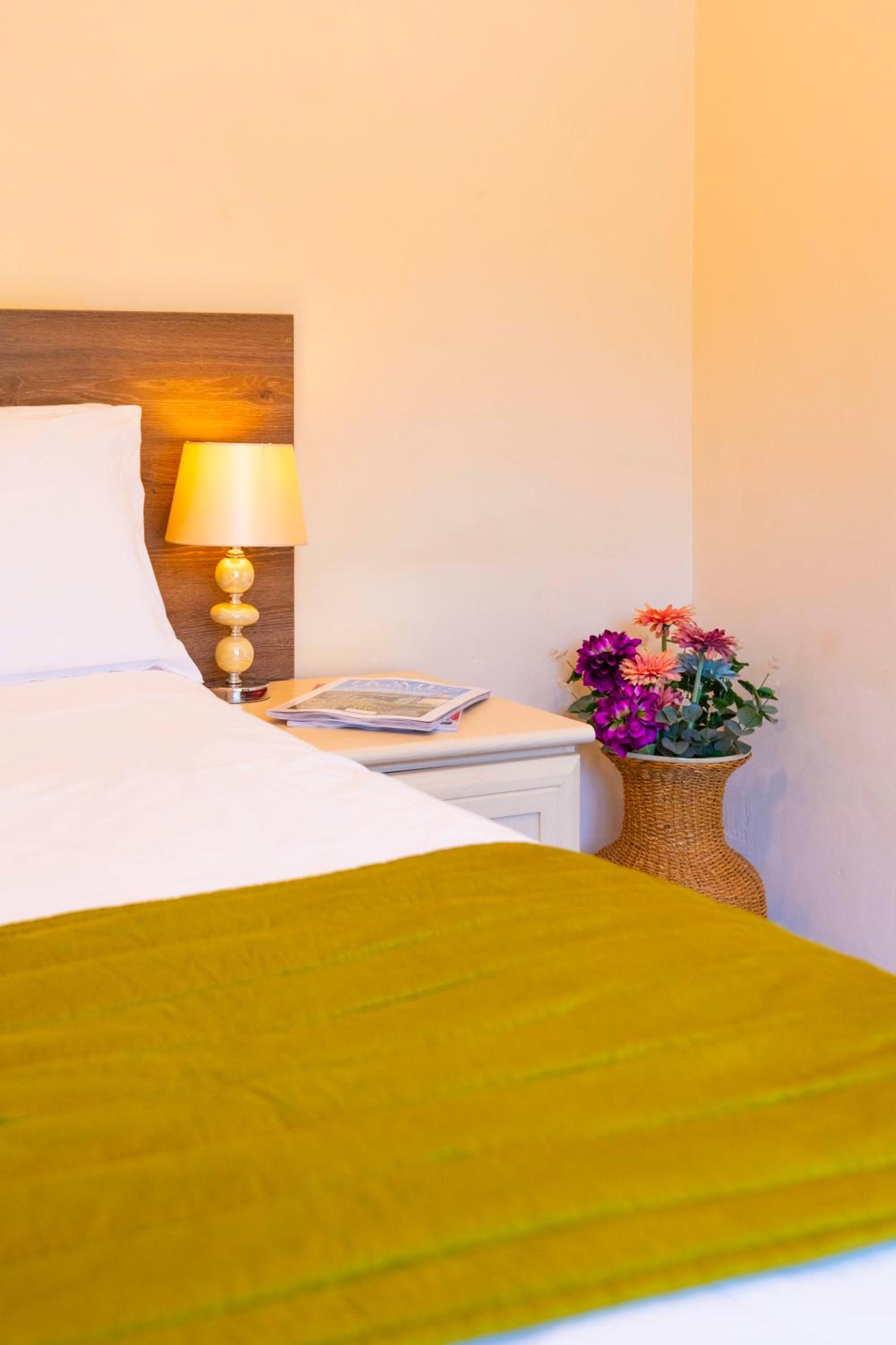Standard Double Room - Photo 3