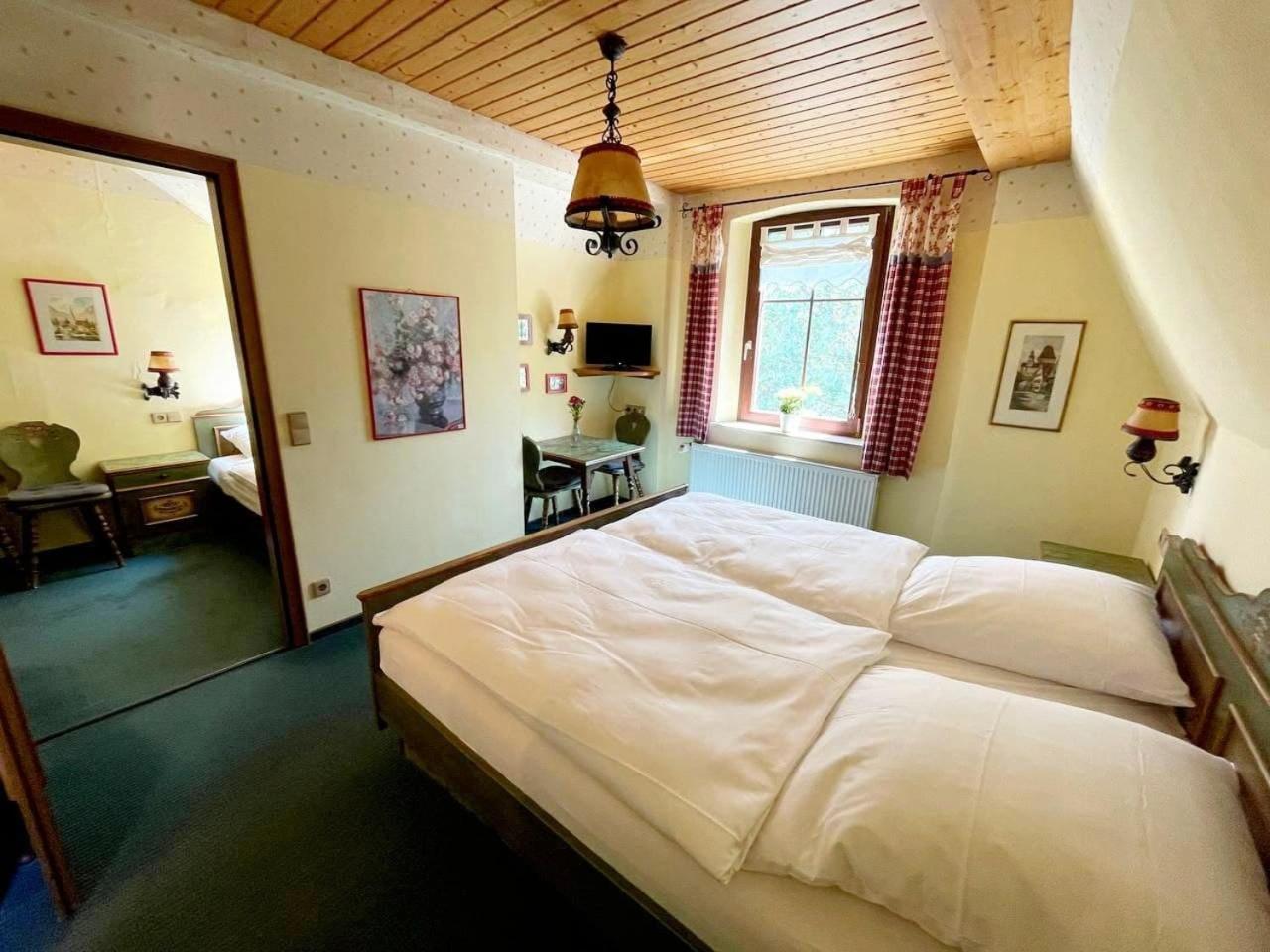 Traditional Family Room - Photo 3