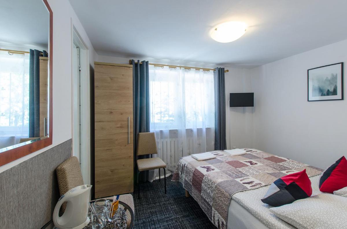 Double or Twin Room photo 3
