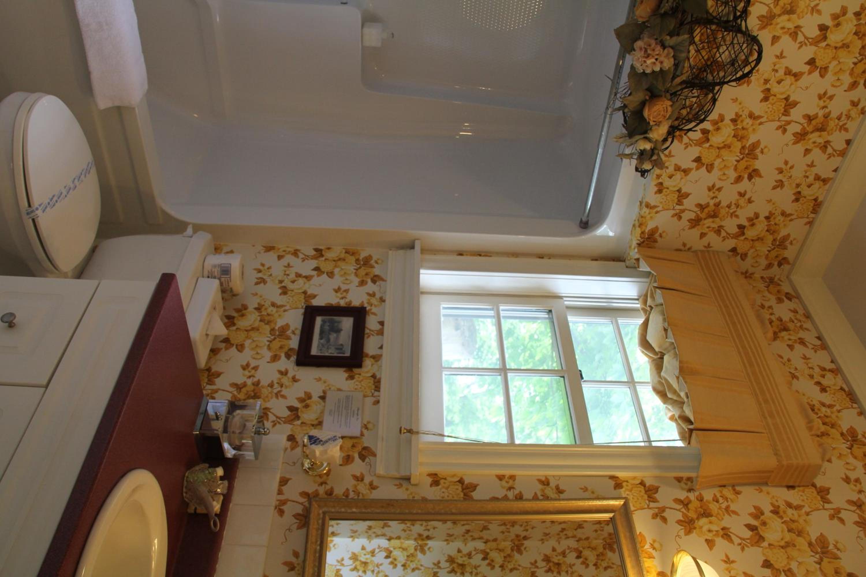 King Suite - Ground Floor photo 2