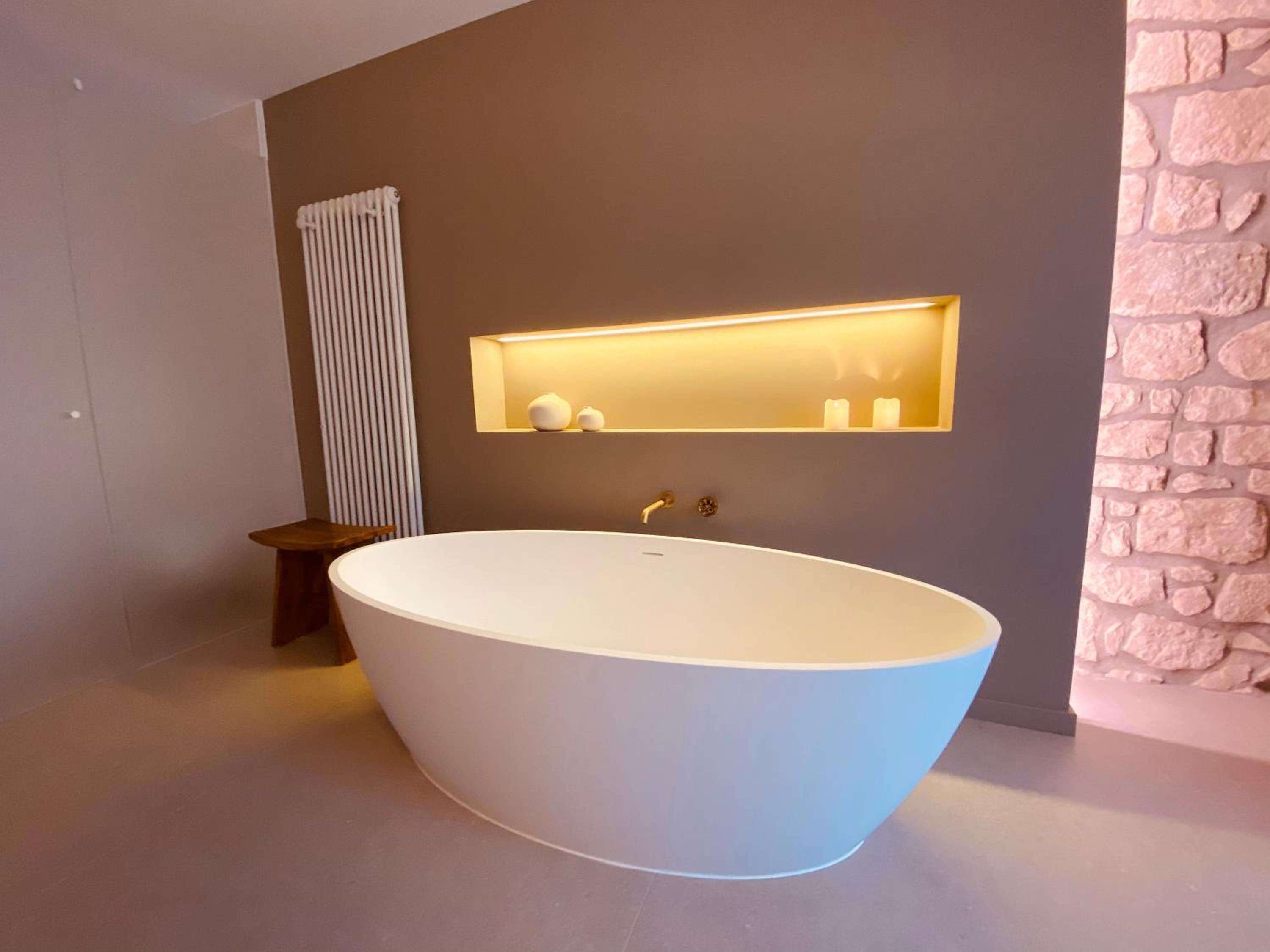 Deluxe Double Room with Bath - Photo 8