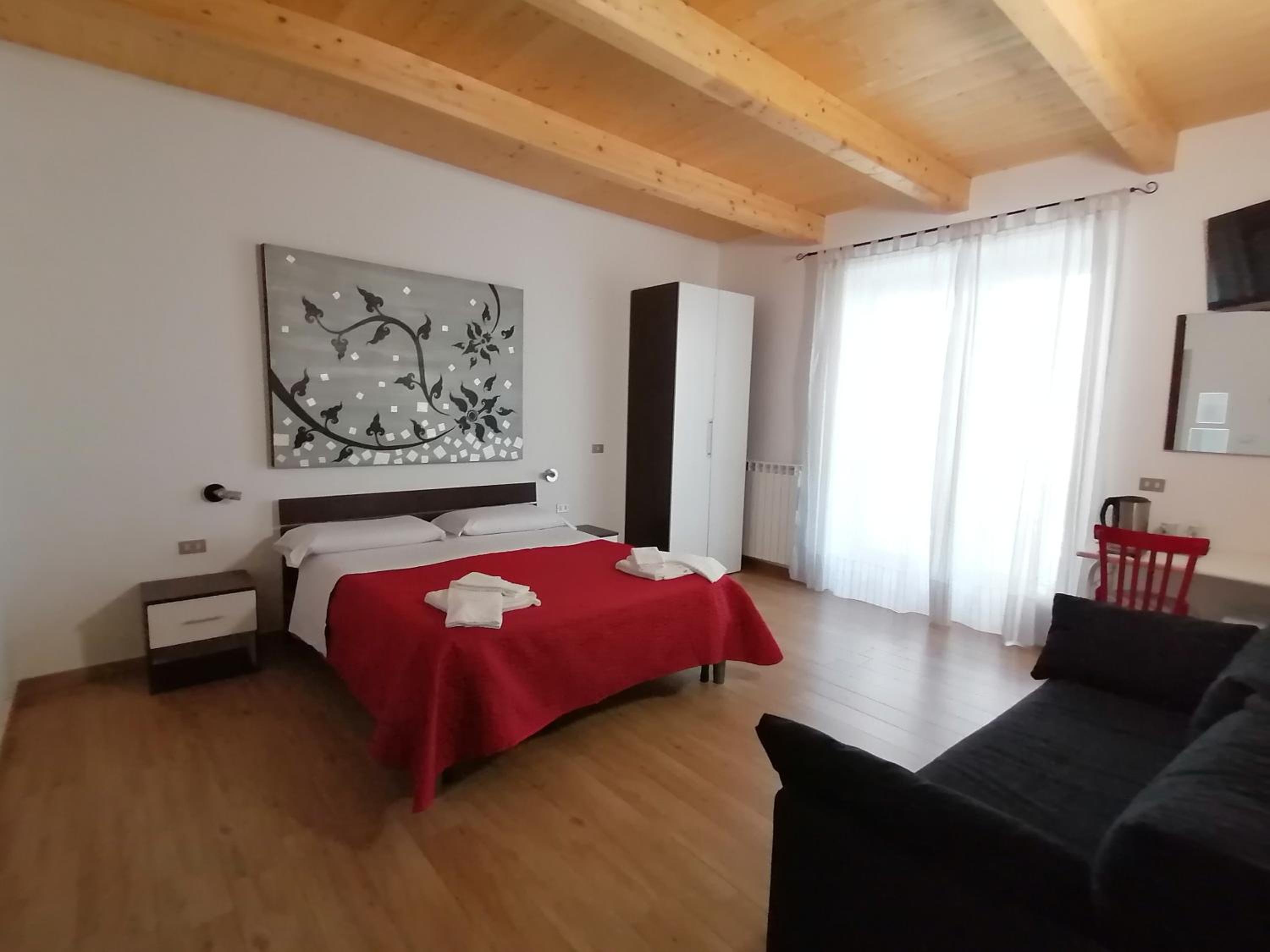 Superior Triple Room photo 3
