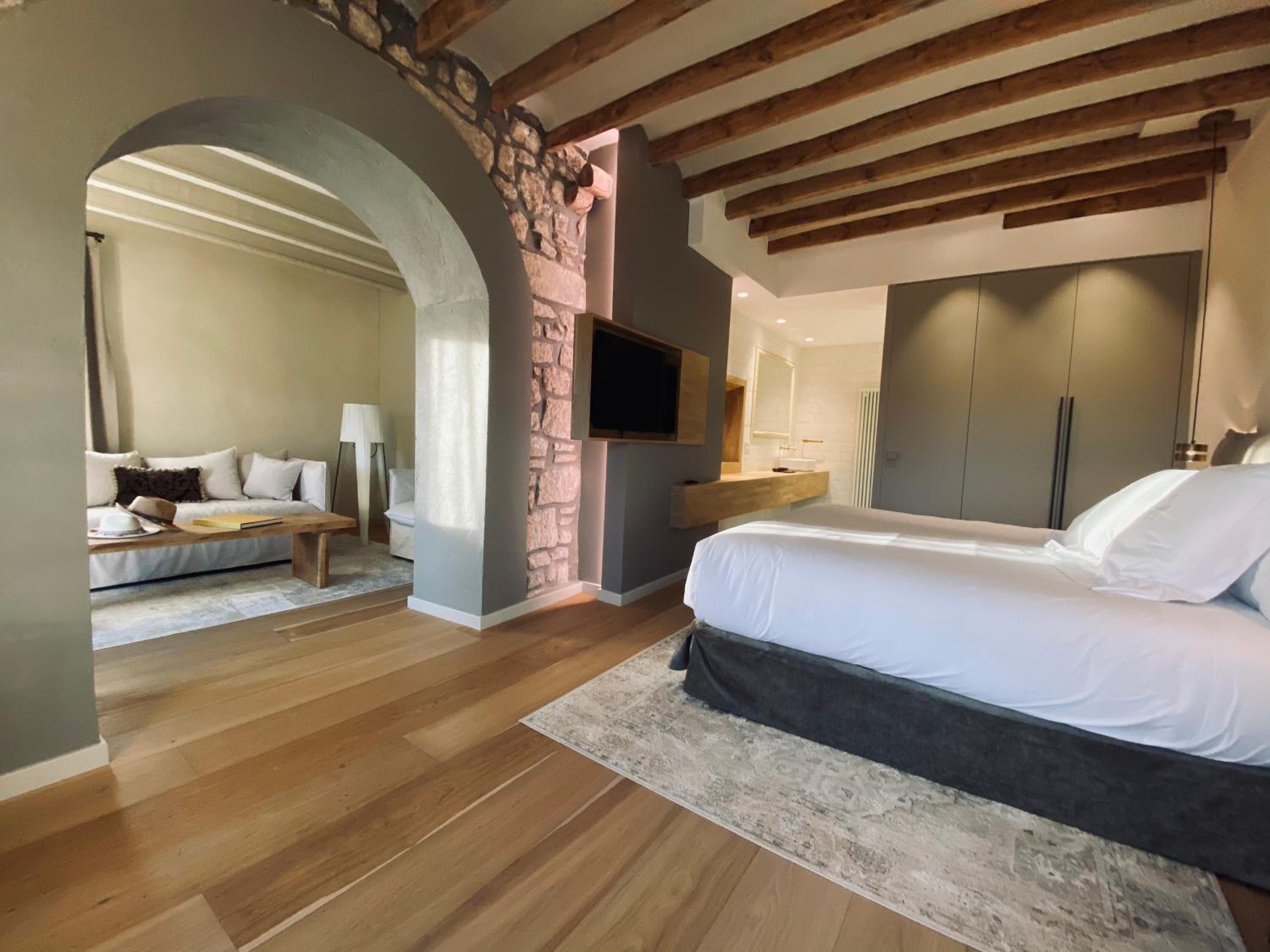 Suite with Terrace - Photo 2