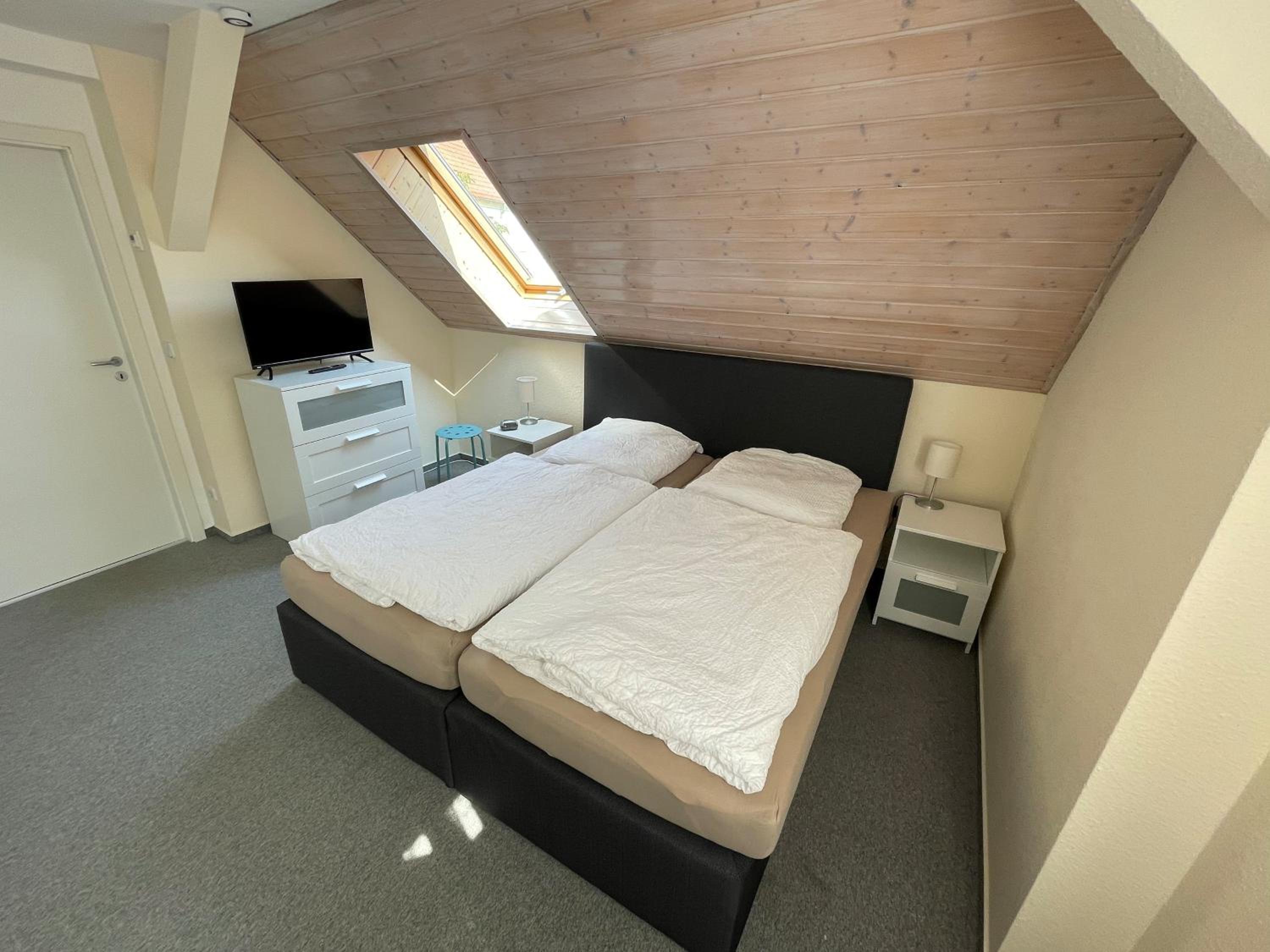 One-Bedroom Apartment photo 1