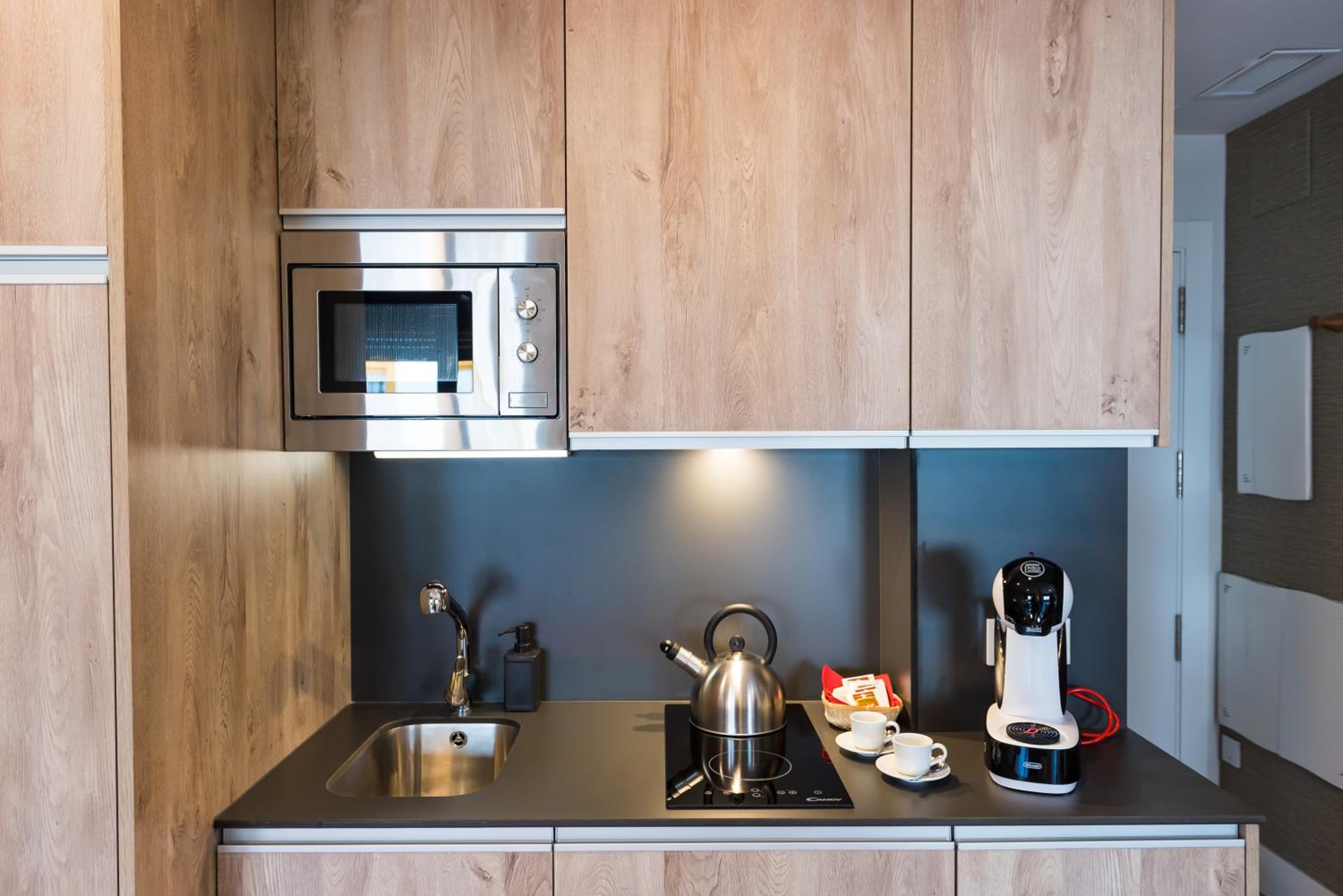 One-Bedroom Apartment - Photo 9
