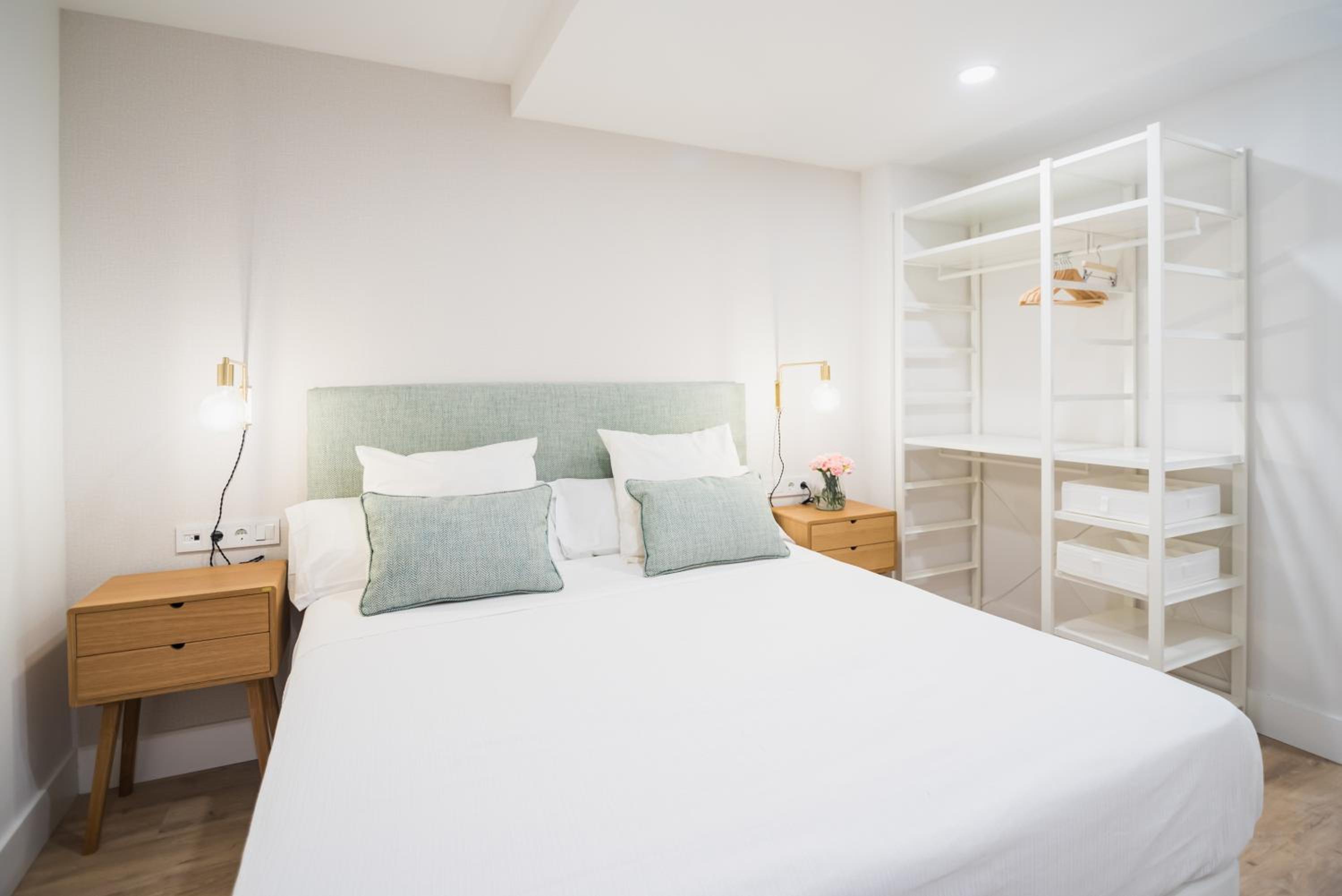 Studio Apartment - Photo 13