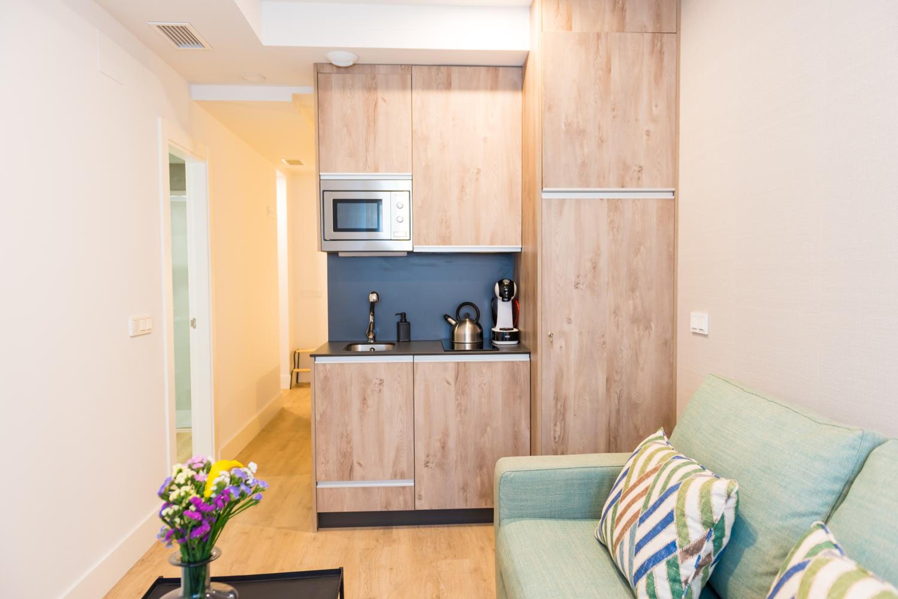 Studio Apartment - Photo 4