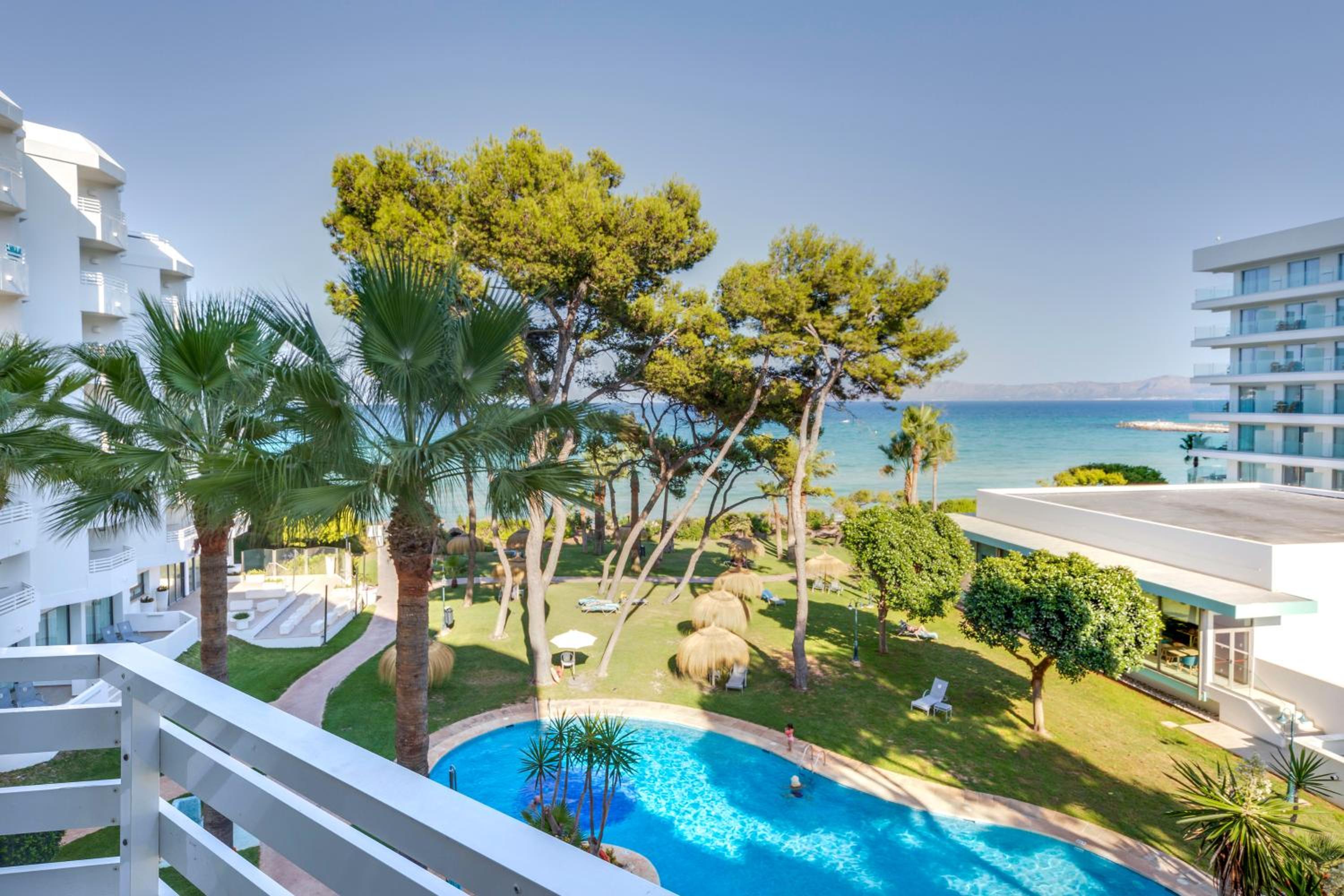 Suite con vista lateral al mar